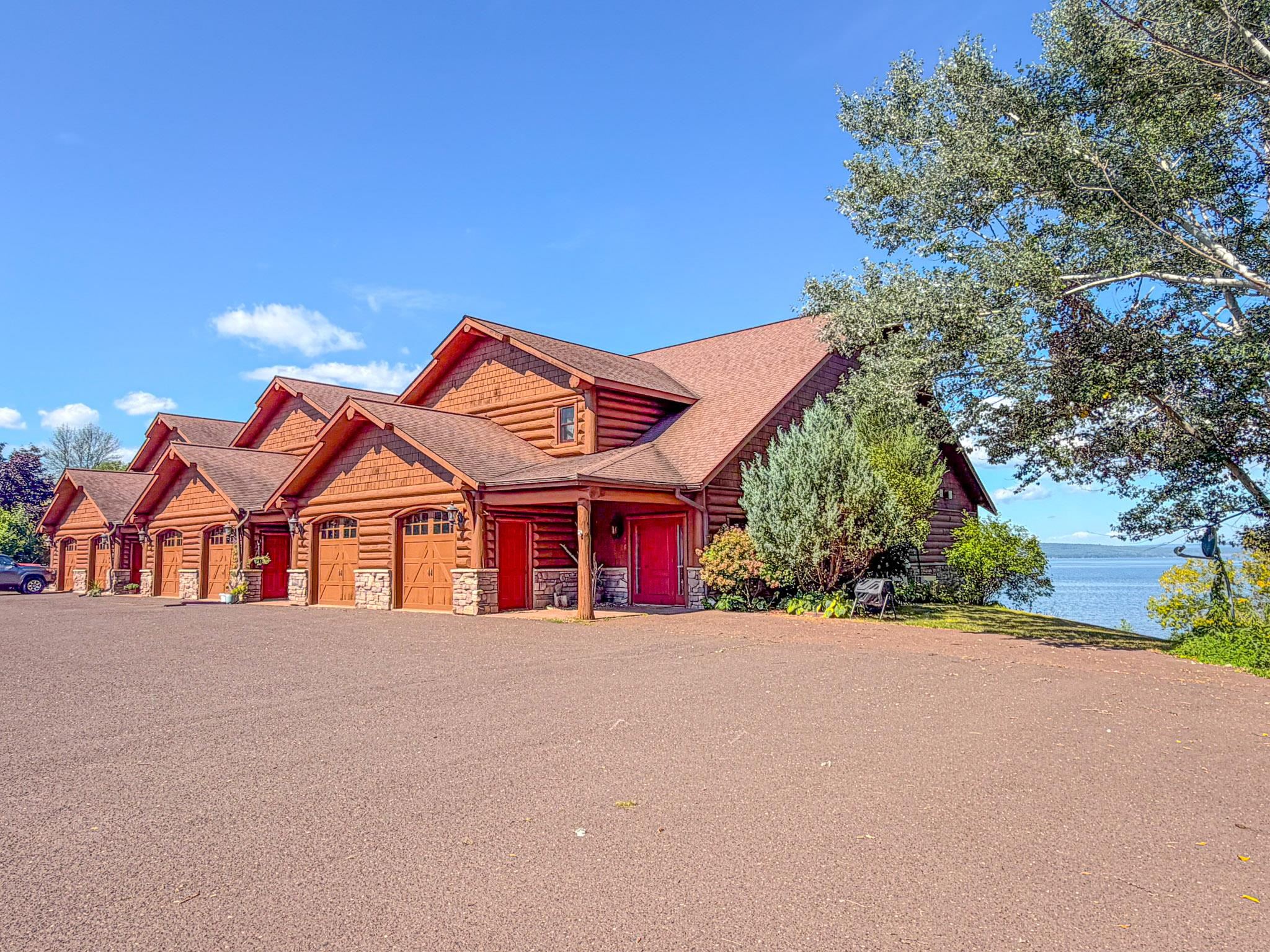 2729 LAKE SHORE DRIVE, Ashland, Wisconsin 54806, 2 Bedrooms Bedrooms, ,2 BathroomsBathrooms,Residential,For Sale,2729 LAKE SHORE DRIVE,22604405