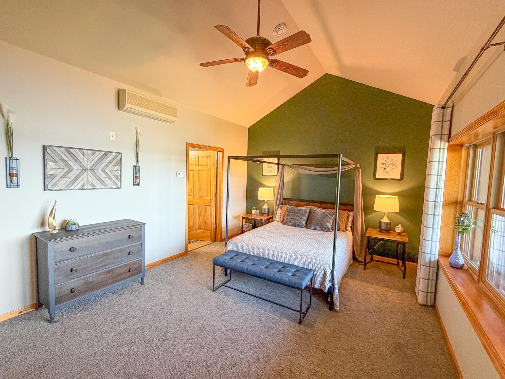 2729 LAKE SHORE DRIVE, Ashland, Wisconsin 54806, 2 Bedrooms Bedrooms, ,2 BathroomsBathrooms,Residential,For Sale,2729 LAKE SHORE DRIVE,22604405