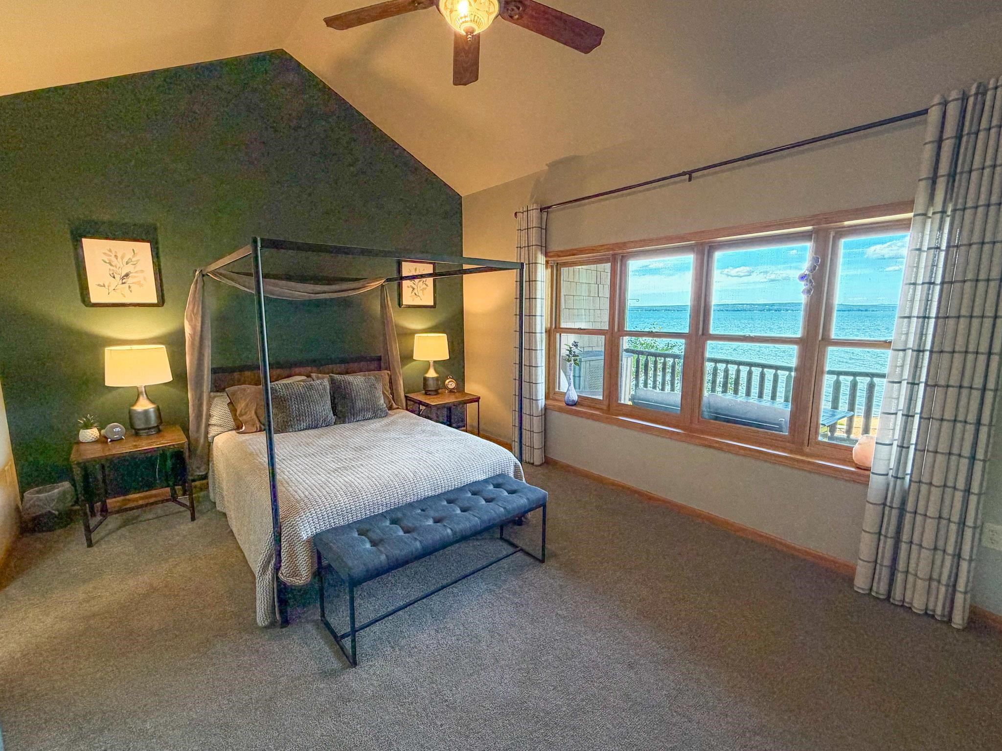2729 LAKE SHORE DRIVE, Ashland, Wisconsin 54806, 2 Bedrooms Bedrooms, ,2 BathroomsBathrooms,Residential,For Sale,2729 LAKE SHORE DRIVE,22604405