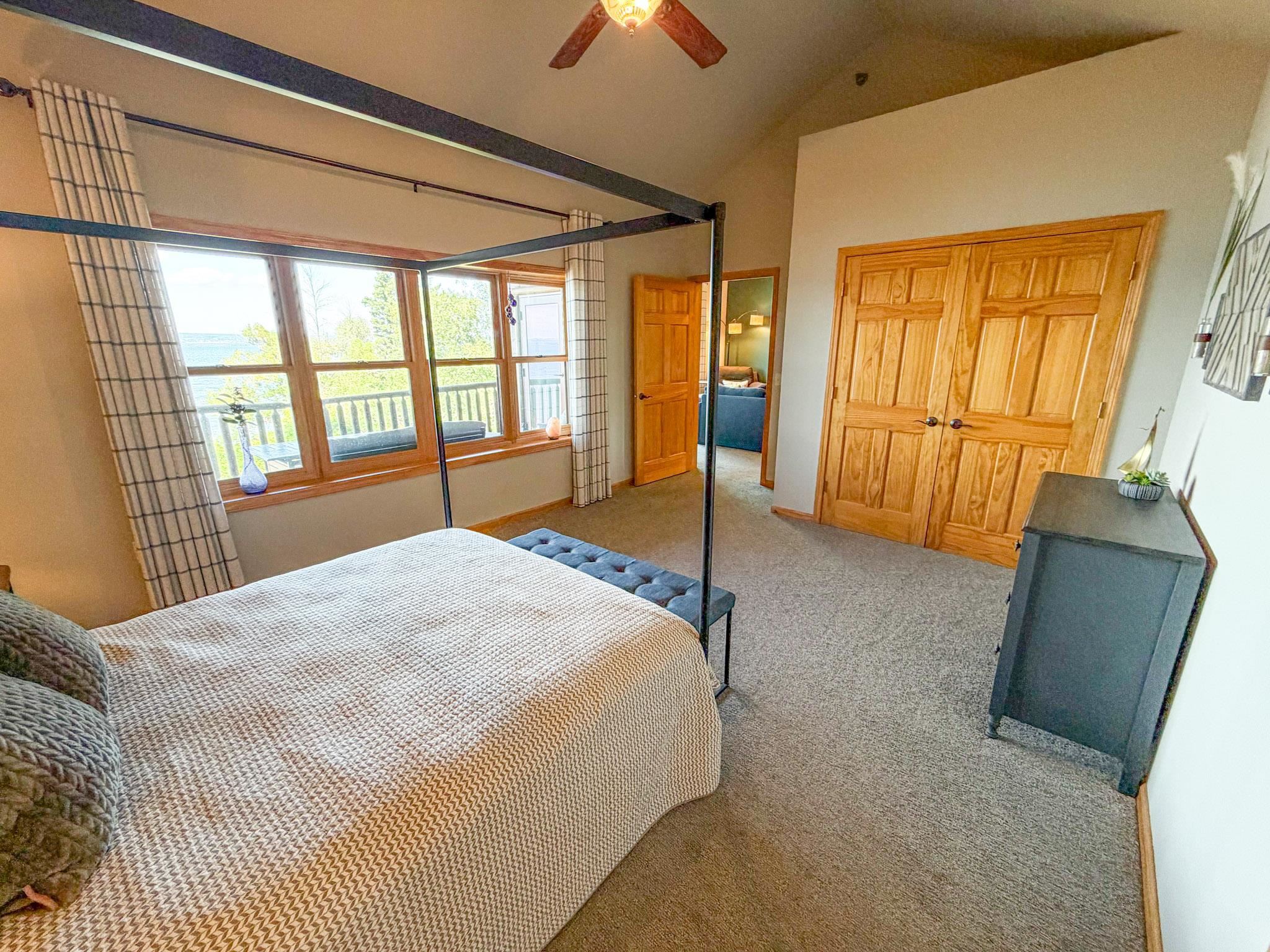 2729 LAKE SHORE DRIVE, Ashland, Wisconsin 54806, 2 Bedrooms Bedrooms, ,2 BathroomsBathrooms,Residential,For Sale,2729 LAKE SHORE DRIVE,22604405