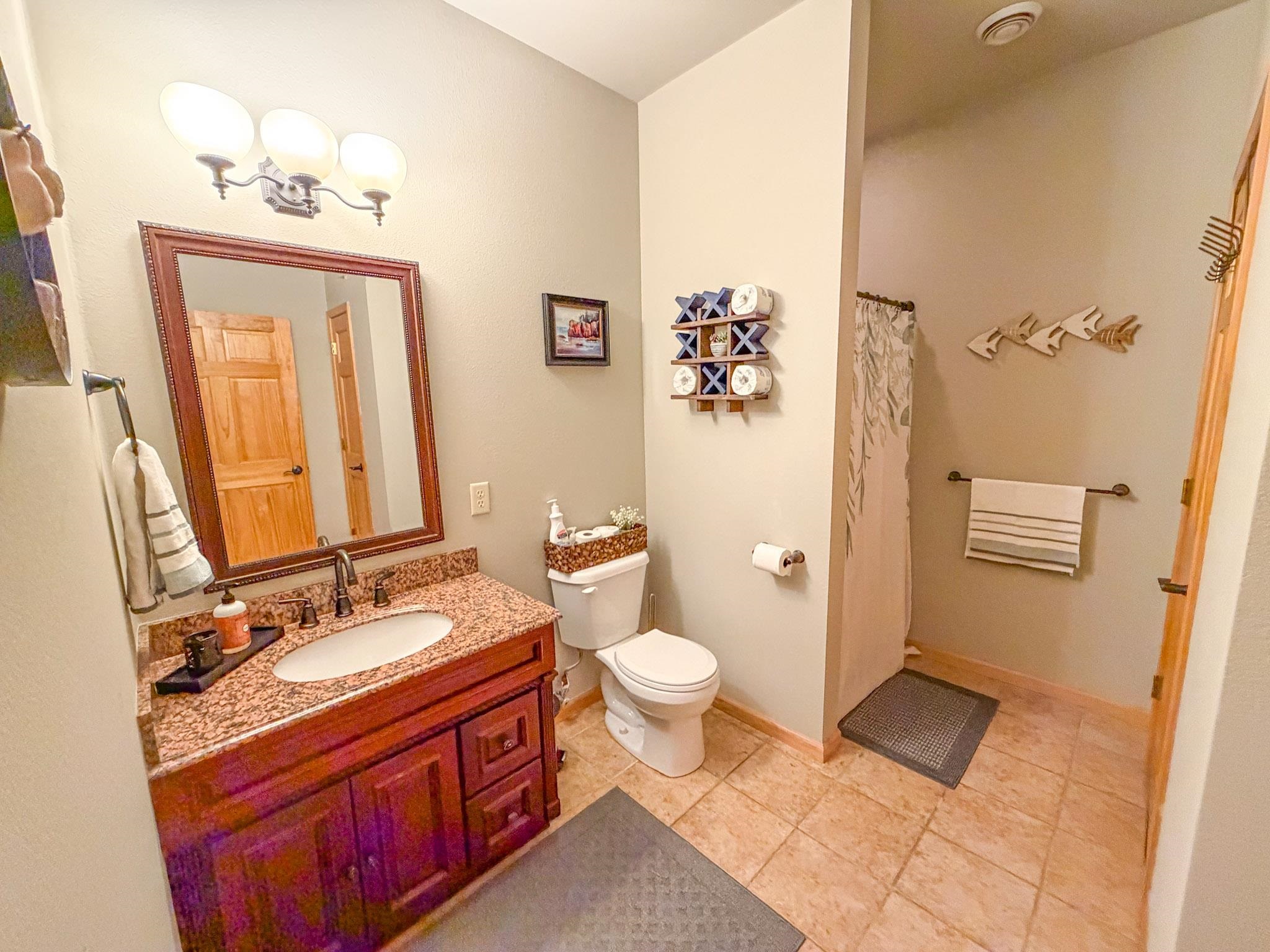 2729 LAKE SHORE DRIVE, Ashland, Wisconsin 54806, 2 Bedrooms Bedrooms, ,2 BathroomsBathrooms,Residential,For Sale,2729 LAKE SHORE DRIVE,22604405