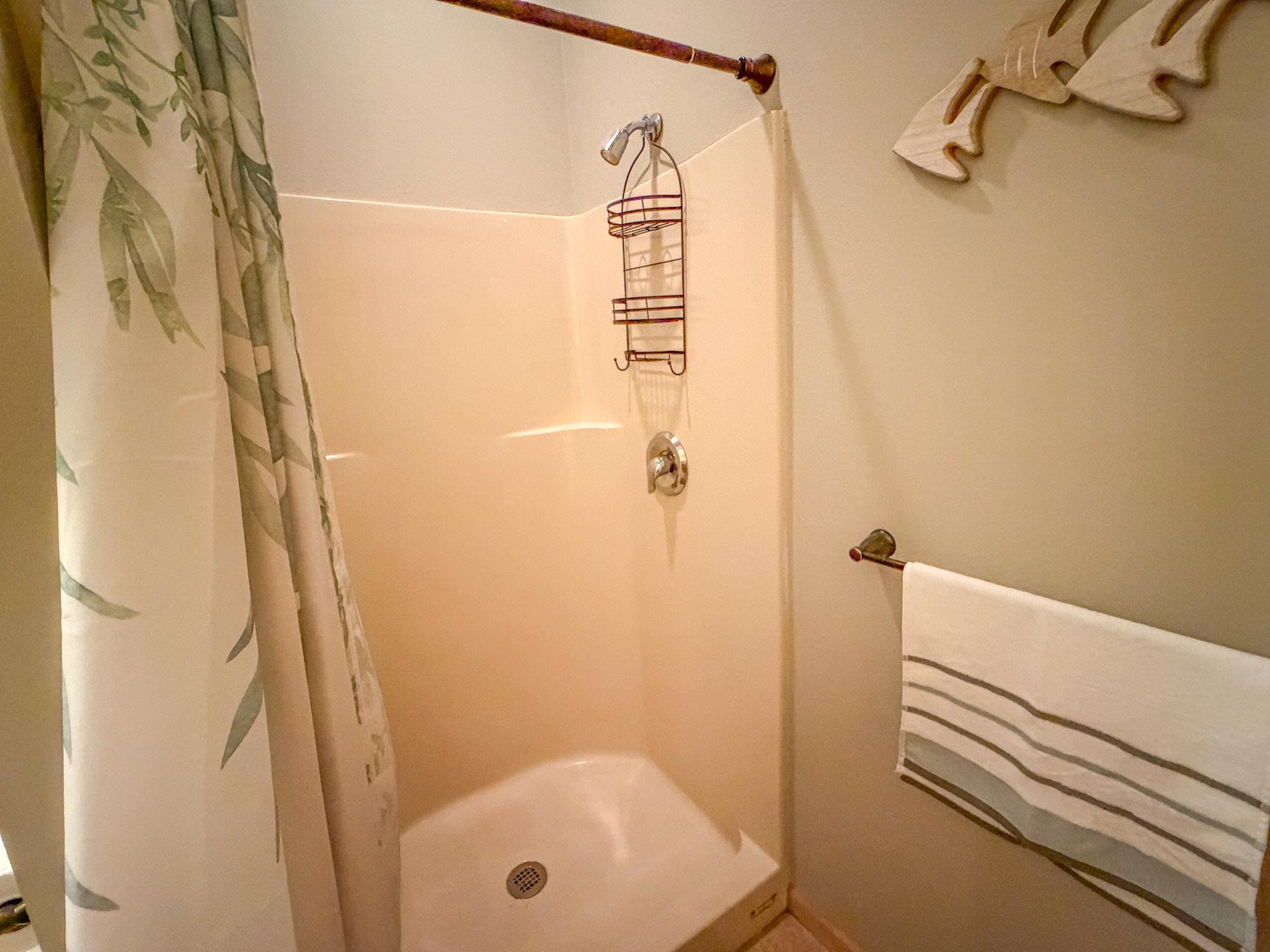 2729 LAKE SHORE DRIVE, Ashland, Wisconsin 54806, 2 Bedrooms Bedrooms, ,2 BathroomsBathrooms,Residential,For Sale,2729 LAKE SHORE DRIVE,22604405