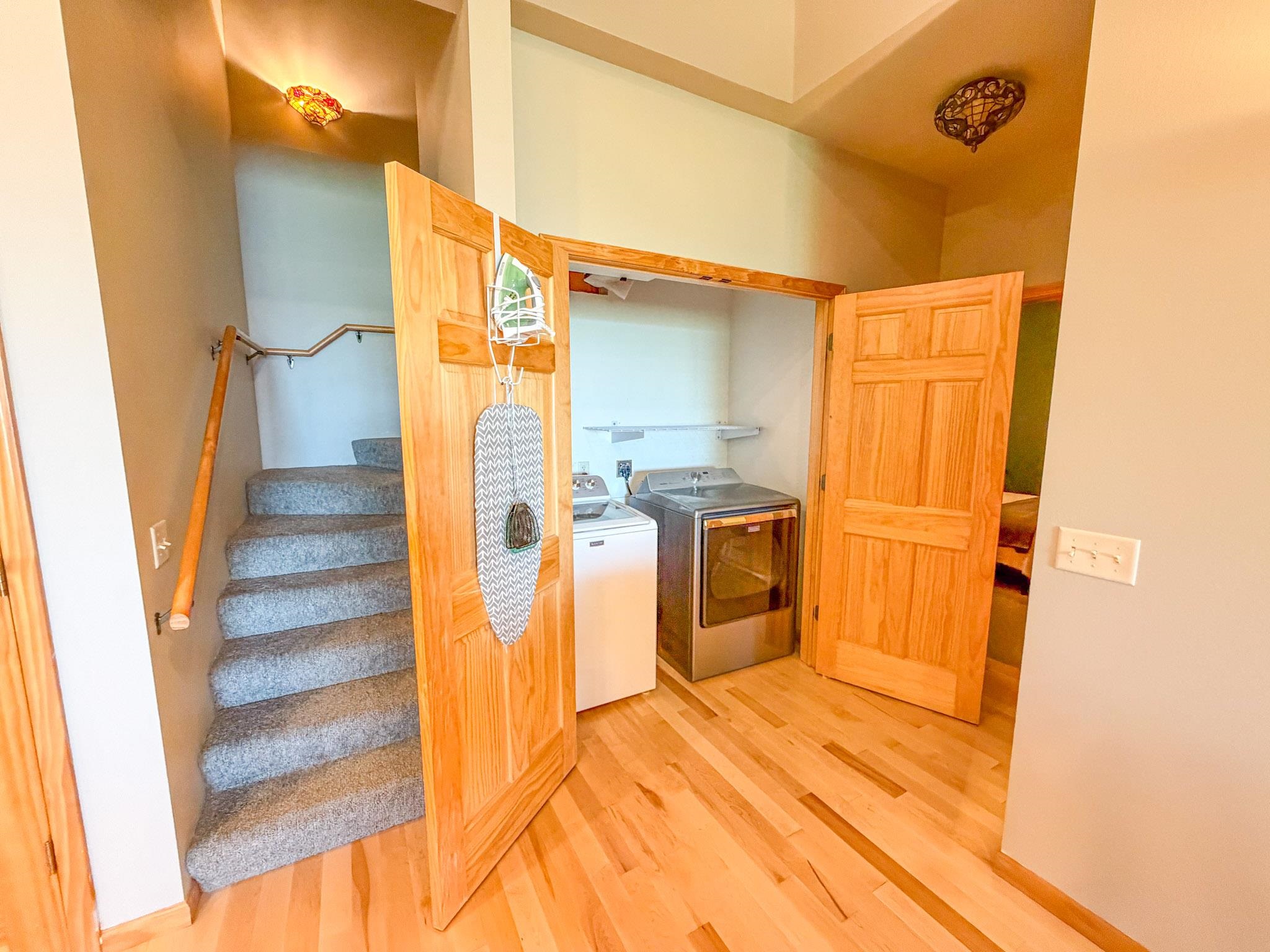 2729 LAKE SHORE DRIVE, Ashland, Wisconsin 54806, 2 Bedrooms Bedrooms, ,2 BathroomsBathrooms,Residential,For Sale,2729 LAKE SHORE DRIVE,22604405