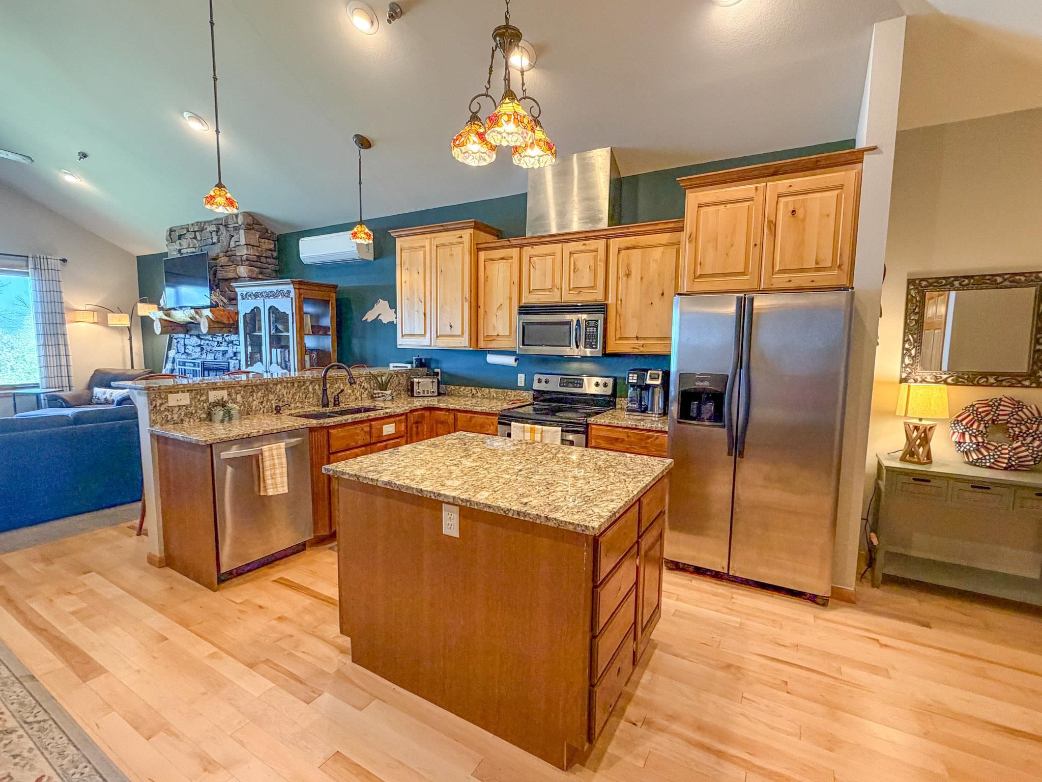 2729 LAKE SHORE DRIVE, Ashland, Wisconsin 54806, 2 Bedrooms Bedrooms, ,2 BathroomsBathrooms,Residential,For Sale,2729 LAKE SHORE DRIVE,22604405