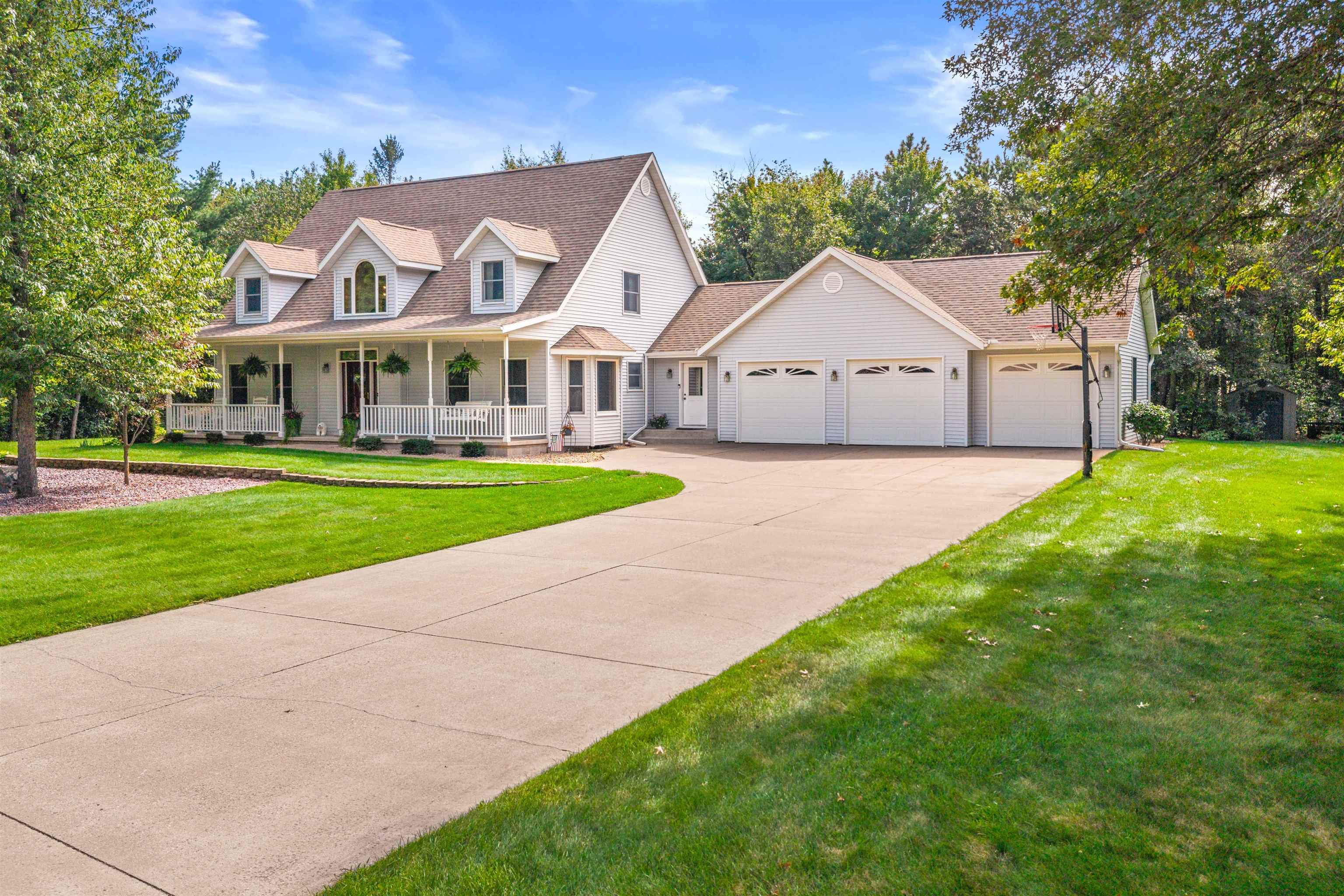 5509 ELMWOOD AVENUE, Stevens Point, Wisconsin 54482, 4 Bedrooms Bedrooms, ,3 BathroomsBathrooms,Residential,For Sale,5509 ELMWOOD AVENUE,22604410