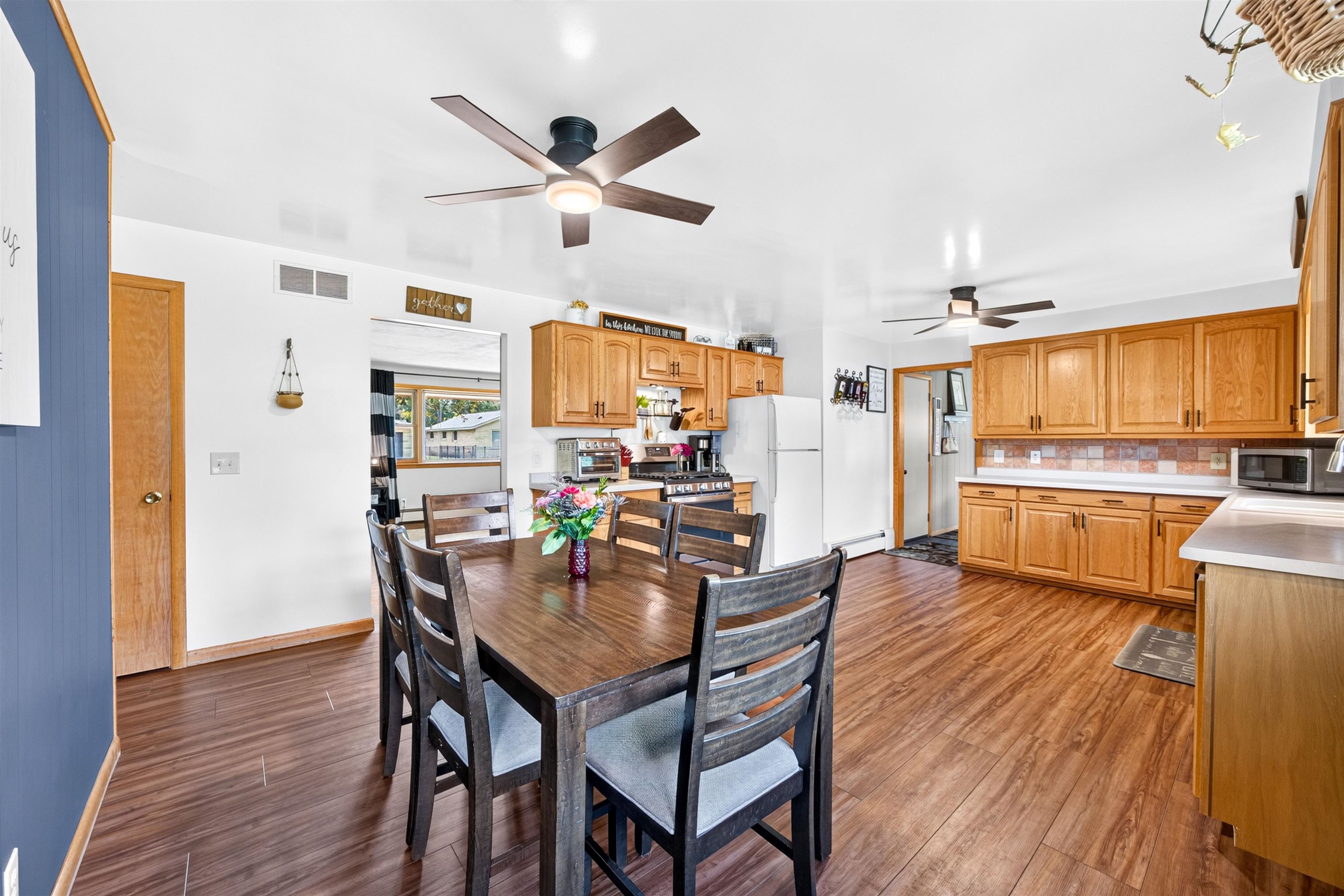 3300 ALGOMA STREET, Stevens Point, Wisconsin 54481, 3 Bedrooms Bedrooms, ,1 BathroomBathrooms,Residential,For Sale,3300 ALGOMA STREET,22604418