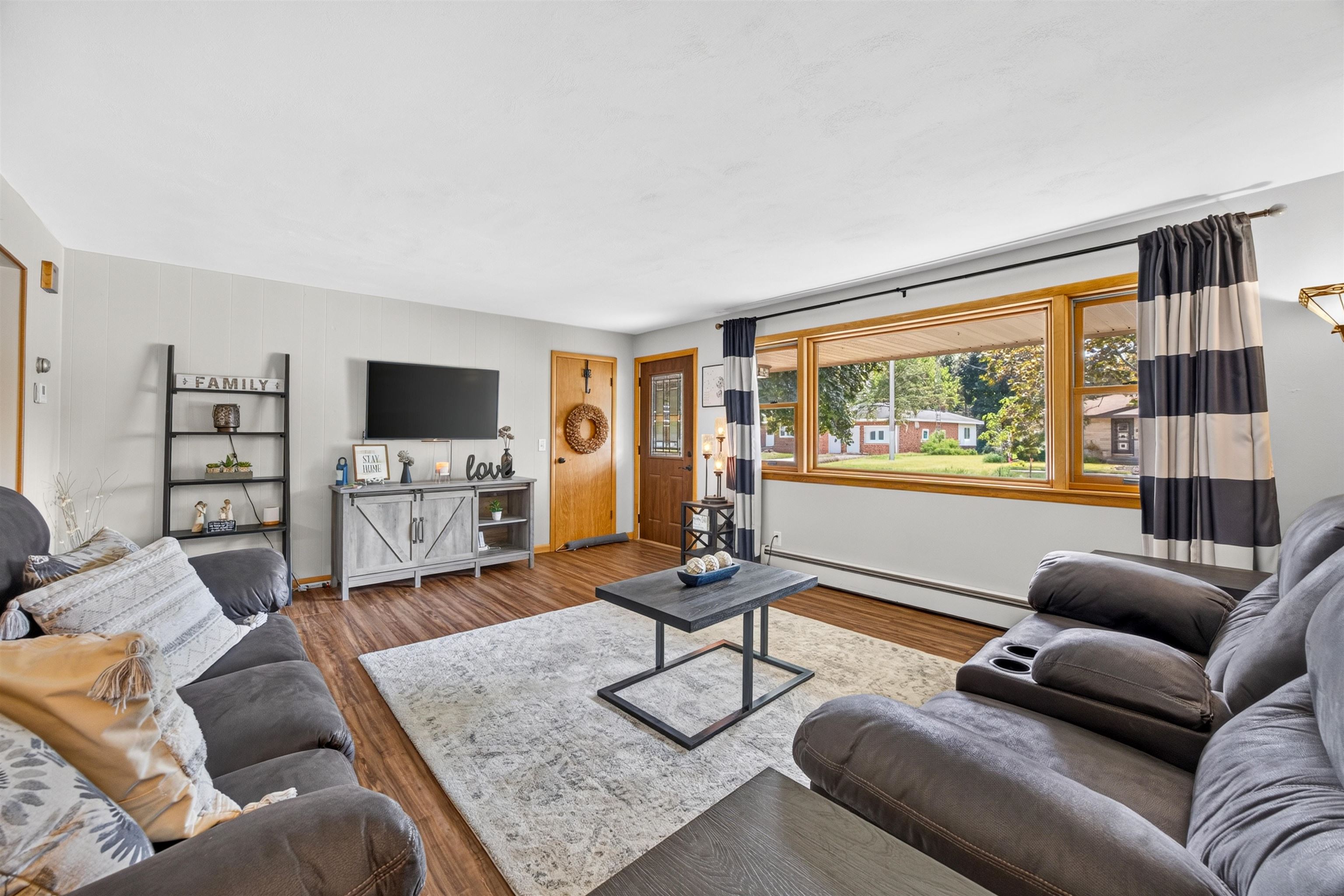 3300 ALGOMA STREET, Stevens Point, Wisconsin 54481, 3 Bedrooms Bedrooms, ,1 BathroomBathrooms,Residential,For Sale,3300 ALGOMA STREET,22604418