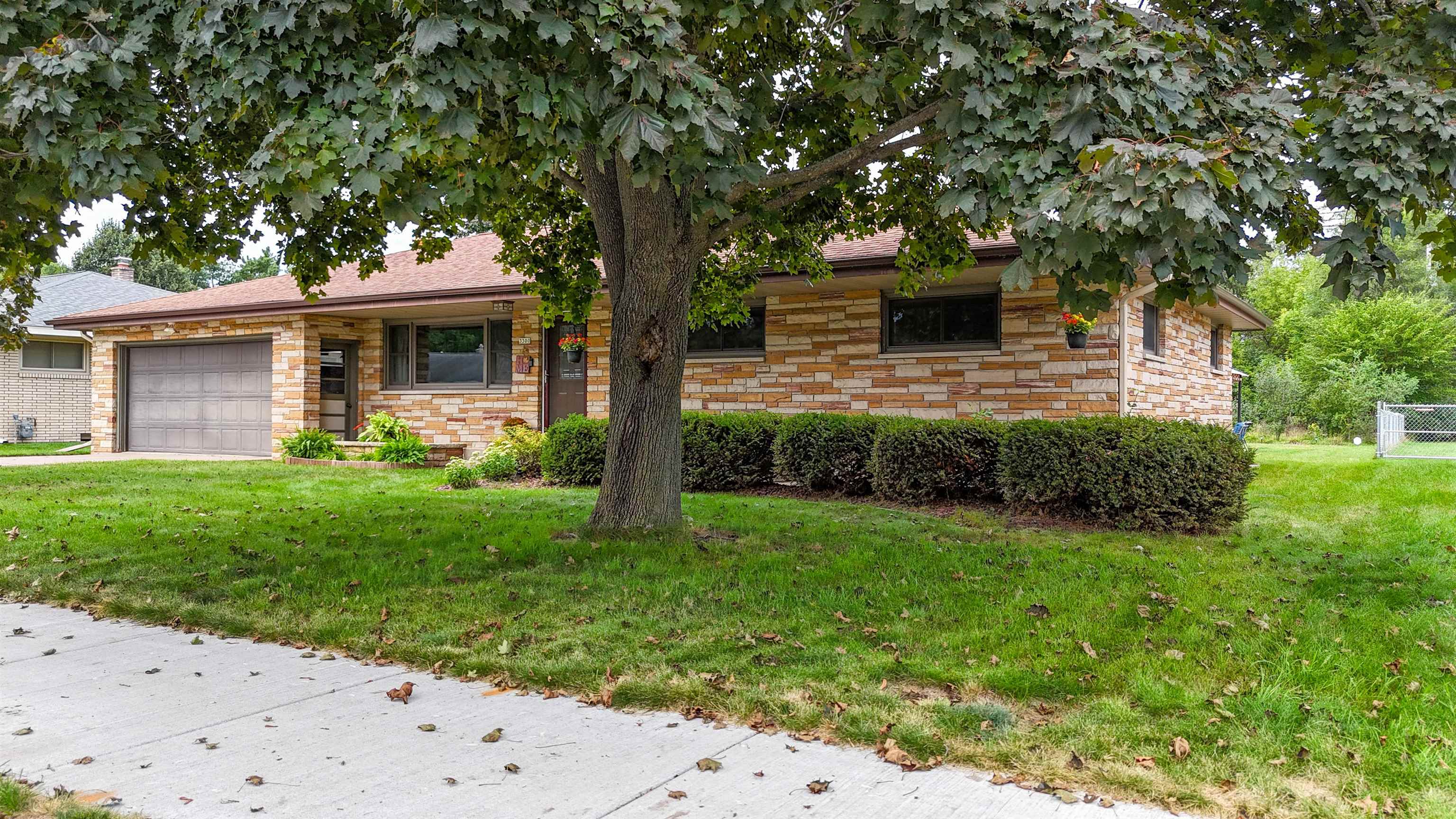 3300 ALGOMA STREET, Stevens Point, Wisconsin 54481, 3 Bedrooms Bedrooms, ,1 BathroomBathrooms,Residential,For Sale,3300 ALGOMA STREET,22604418
