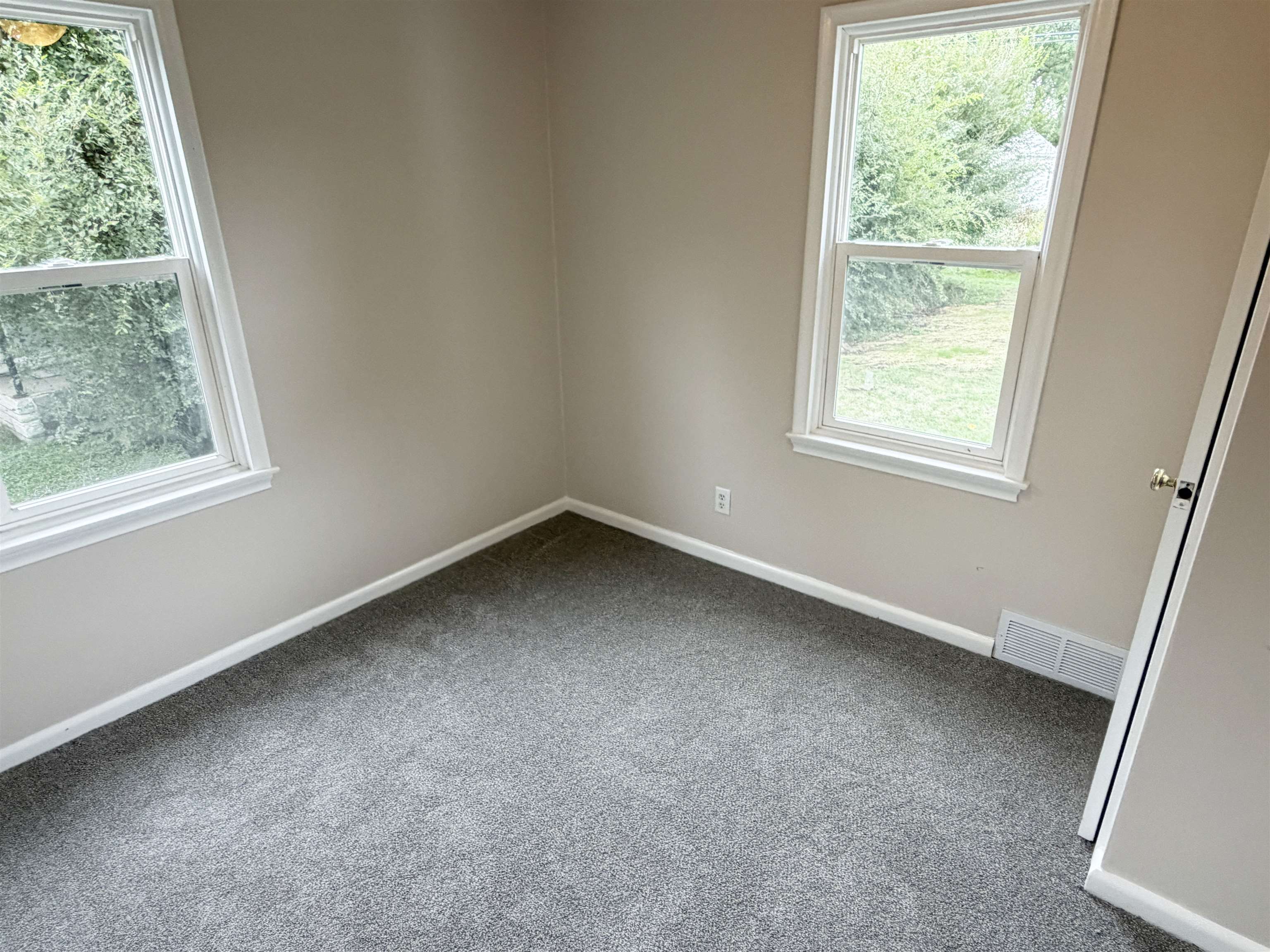 615 N 10TH AVENUE, Wausau, Wisconsin 54401, 3 Bedrooms Bedrooms, ,1 BathroomBathrooms,Residential,For Sale,615 N 10TH AVENUE,22604427