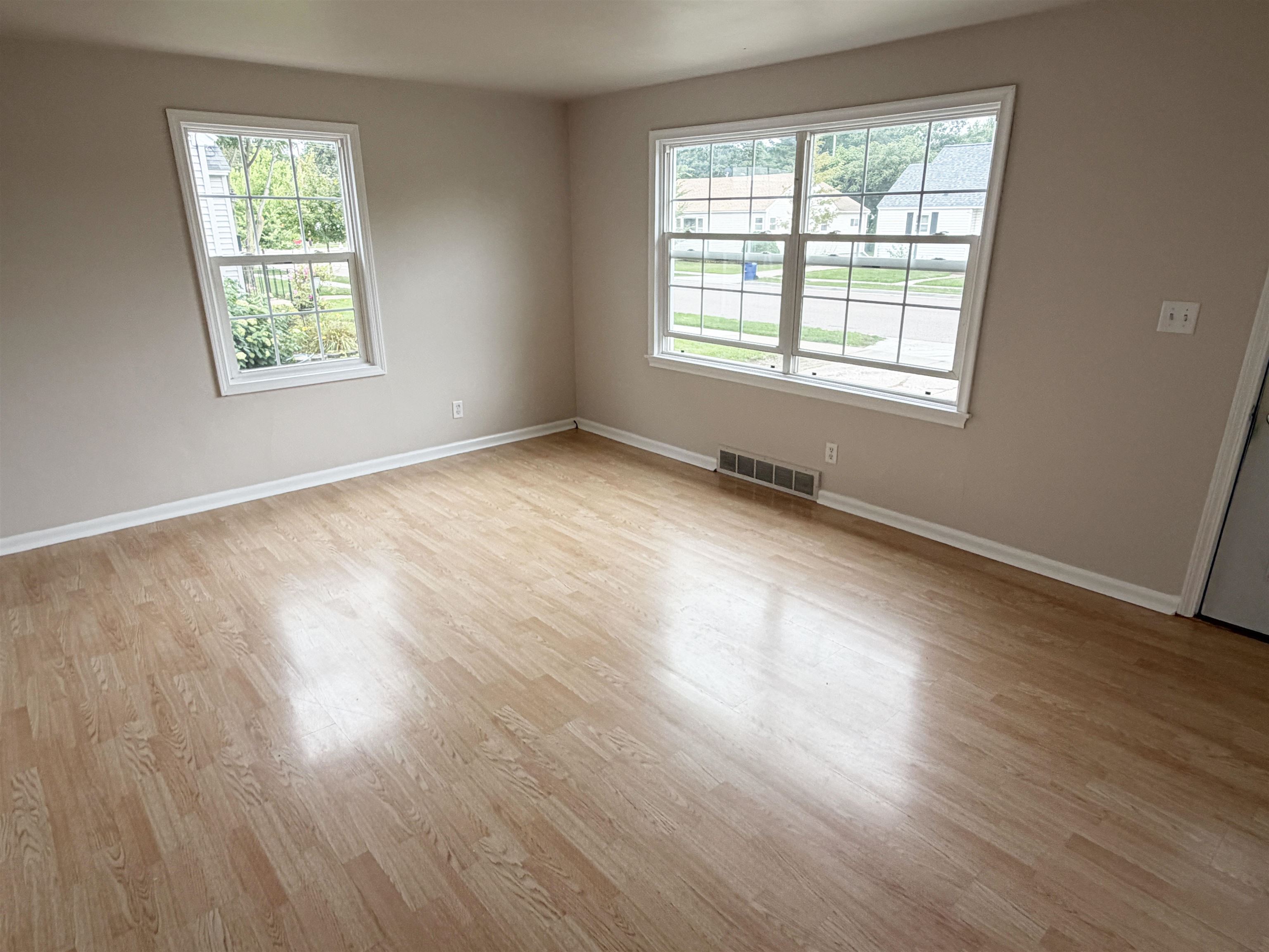 615 N 10TH AVENUE, Wausau, Wisconsin 54401, 3 Bedrooms Bedrooms, ,1 BathroomBathrooms,Residential,For Sale,615 N 10TH AVENUE,22604427