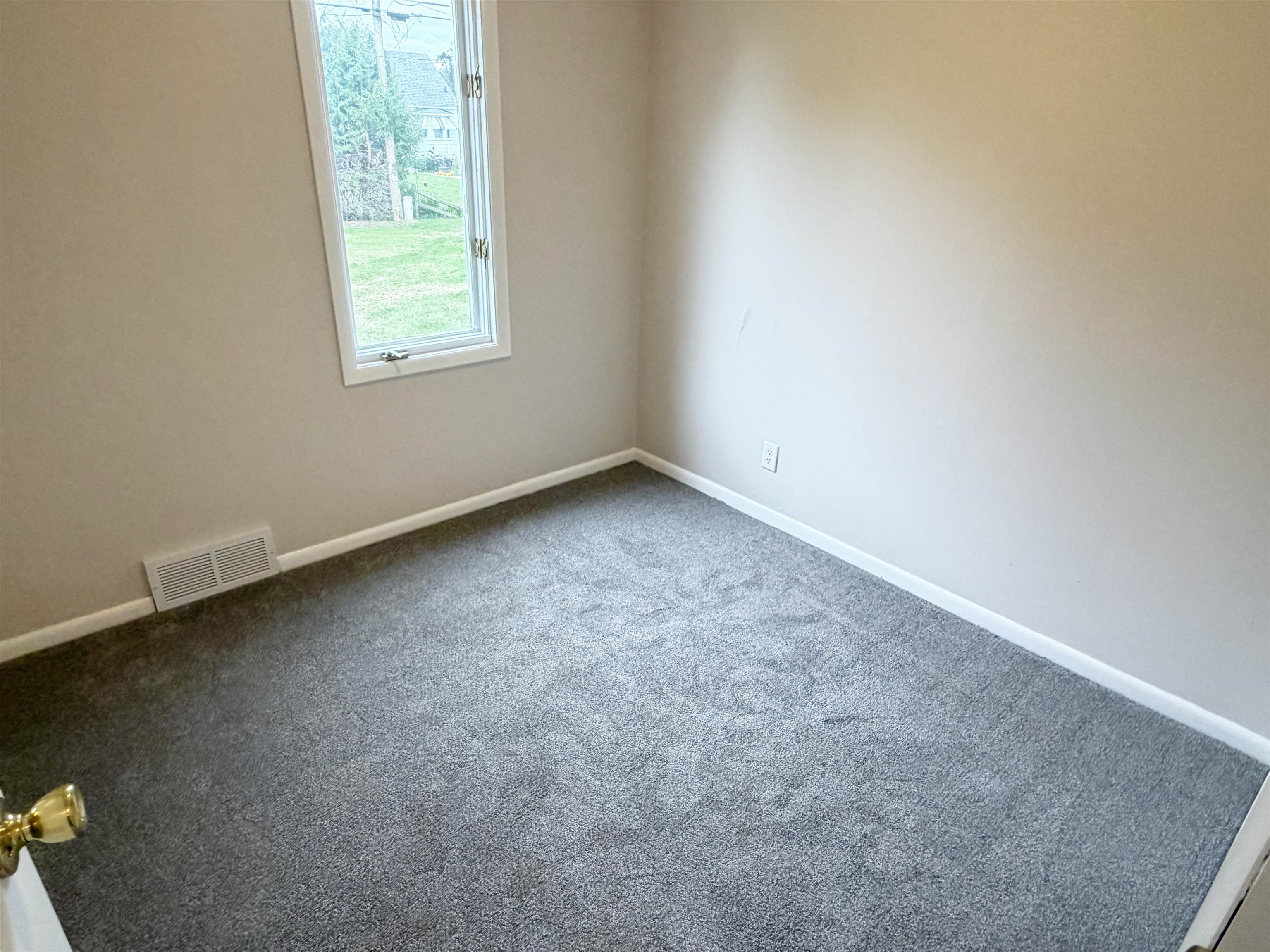 615 N 10TH AVENUE, Wausau, Wisconsin 54401, 3 Bedrooms Bedrooms, ,1 BathroomBathrooms,Residential,For Sale,615 N 10TH AVENUE,22604427