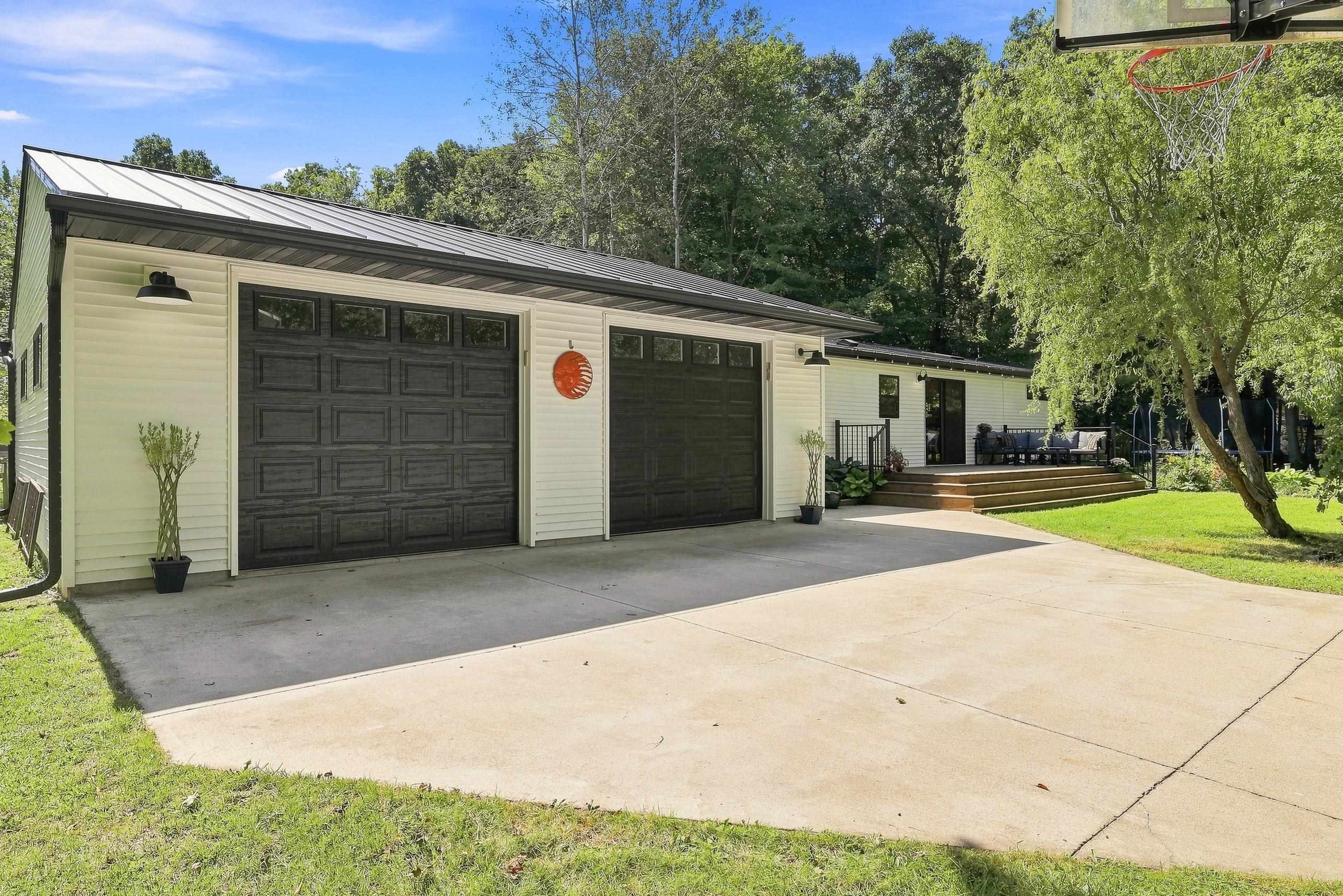 10963 TALL OAK COURT, Waupaca, Wisconsin 54981, 3 Bedrooms Bedrooms, ,2 BathroomsBathrooms,Residential,For Sale,10963 TALL OAK COURT,22604433