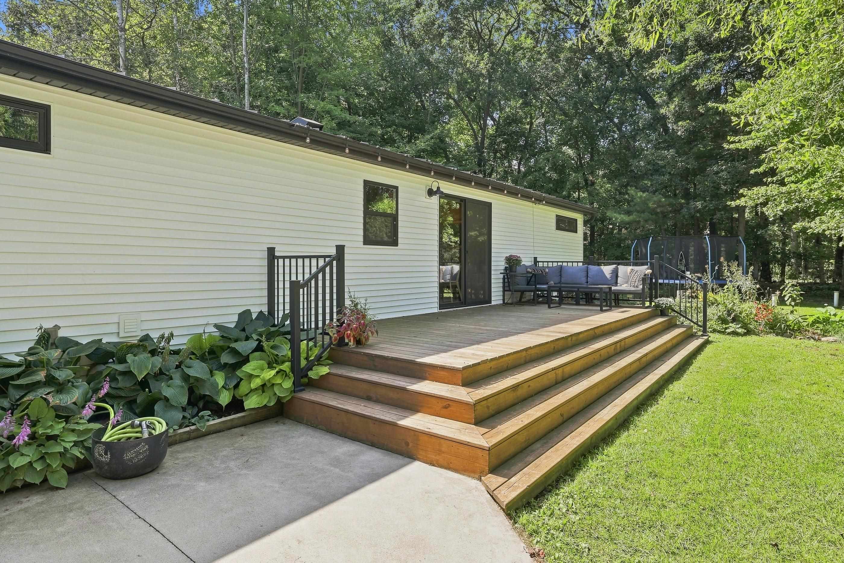 10963 TALL OAK COURT, Waupaca, Wisconsin 54981, 3 Bedrooms Bedrooms, ,2 BathroomsBathrooms,Residential,For Sale,10963 TALL OAK COURT,22604433