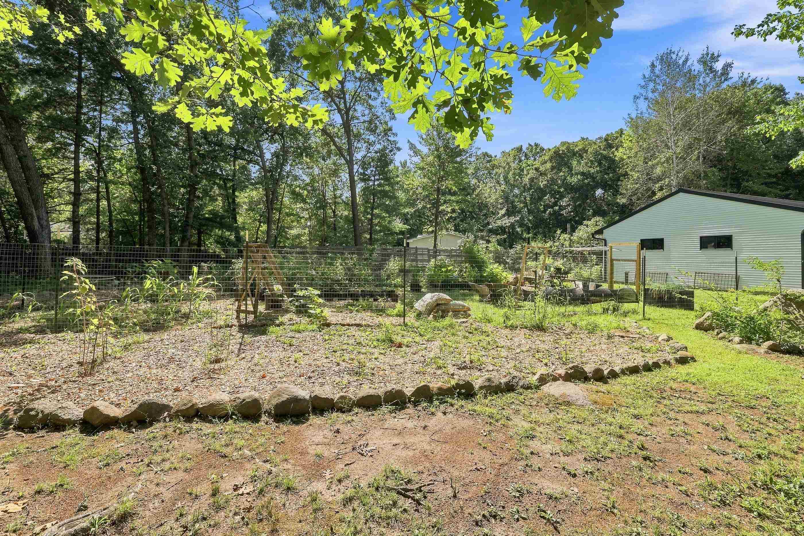 10963 TALL OAK COURT, Waupaca, Wisconsin 54981, 3 Bedrooms Bedrooms, ,2 BathroomsBathrooms,Residential,For Sale,10963 TALL OAK COURT,22604433