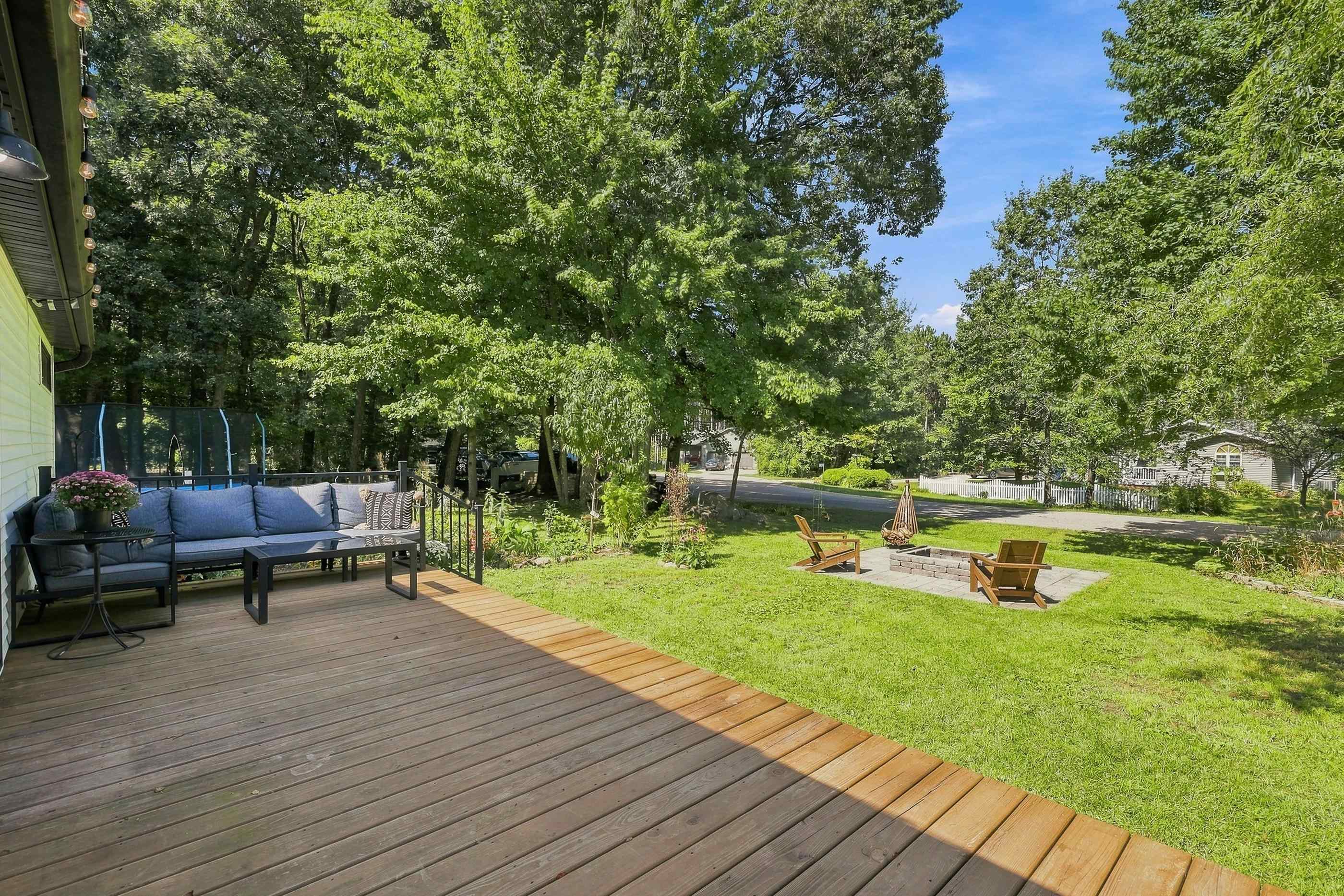 10963 TALL OAK COURT, Waupaca, Wisconsin 54981, 3 Bedrooms Bedrooms, ,2 BathroomsBathrooms,Residential,For Sale,10963 TALL OAK COURT,22604433