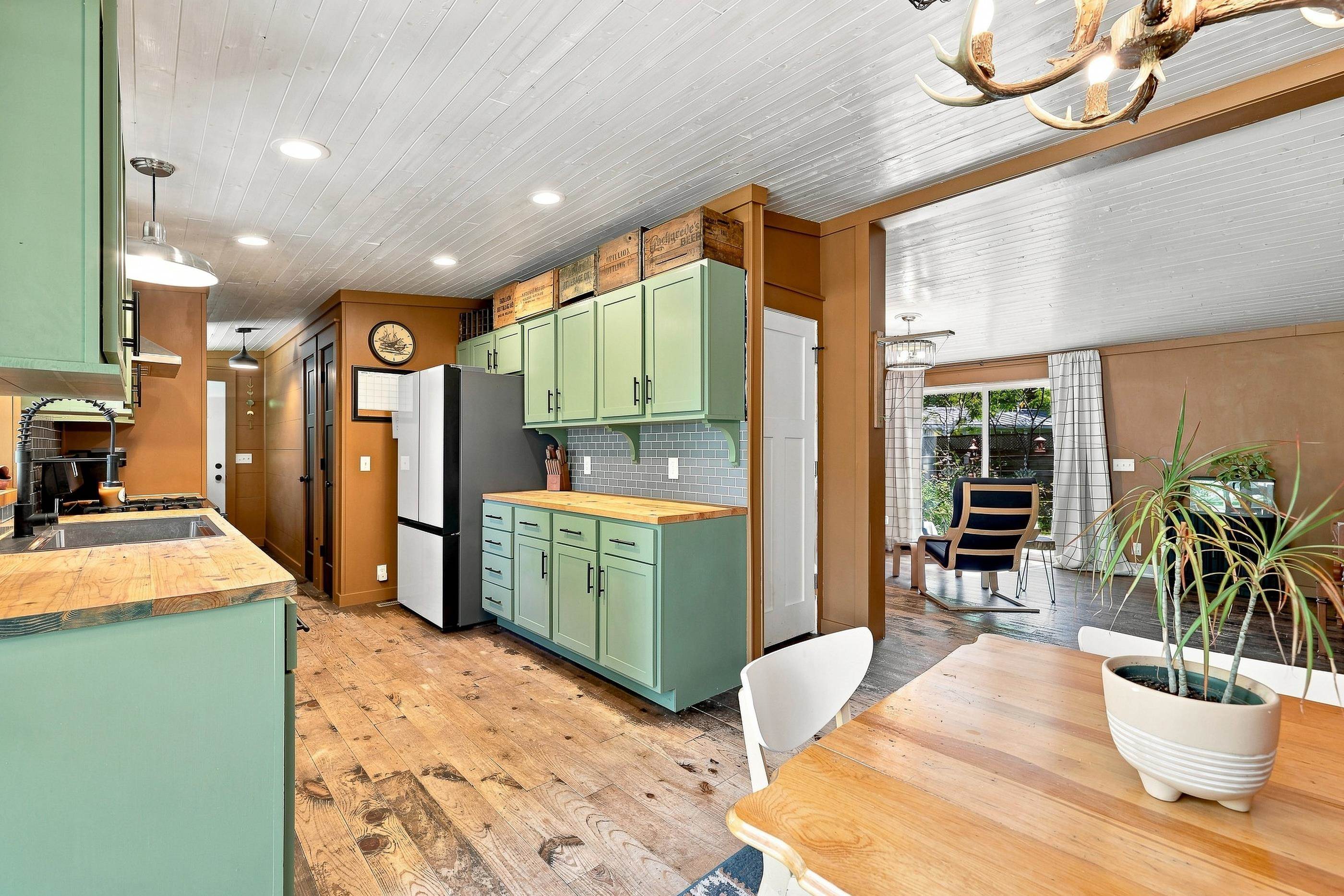 10963 TALL OAK COURT, Waupaca, Wisconsin 54981, 3 Bedrooms Bedrooms, ,2 BathroomsBathrooms,Residential,For Sale,10963 TALL OAK COURT,22604433