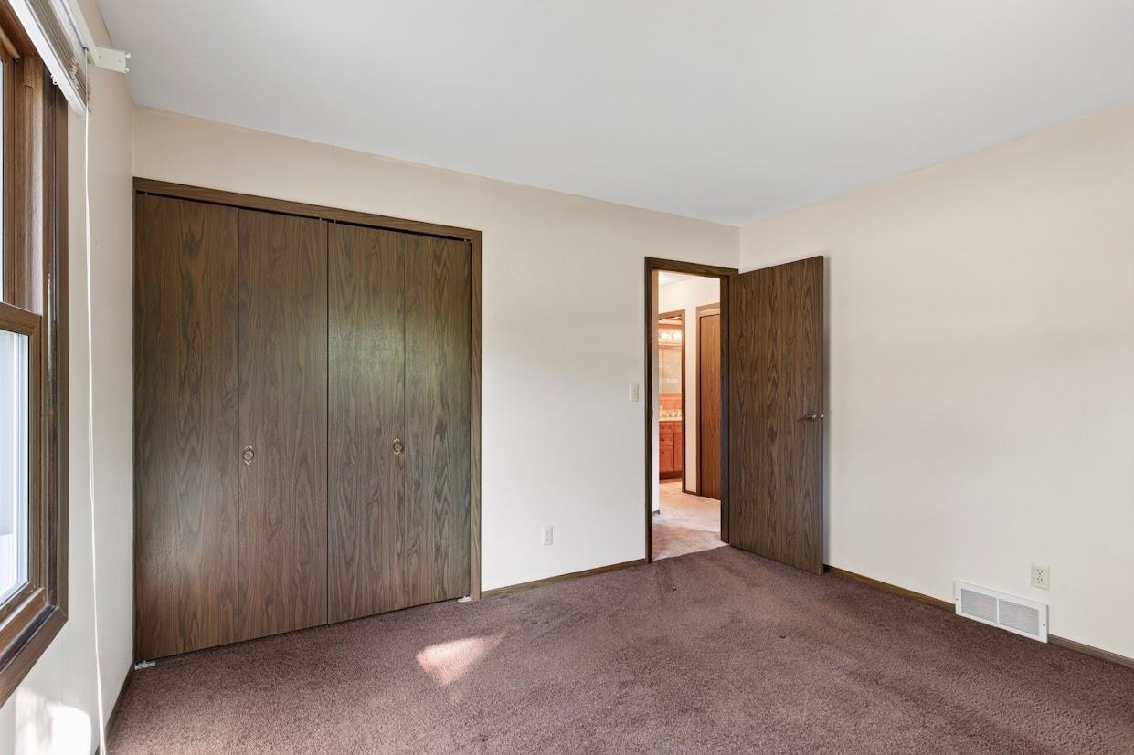 4910 GROVE AVENUE, Wisconsin Rapids, Wisconsin 54494, 3 Bedrooms Bedrooms, ,1 BathroomBathrooms,Residential,For Sale,4910 GROVE AVENUE,22604434