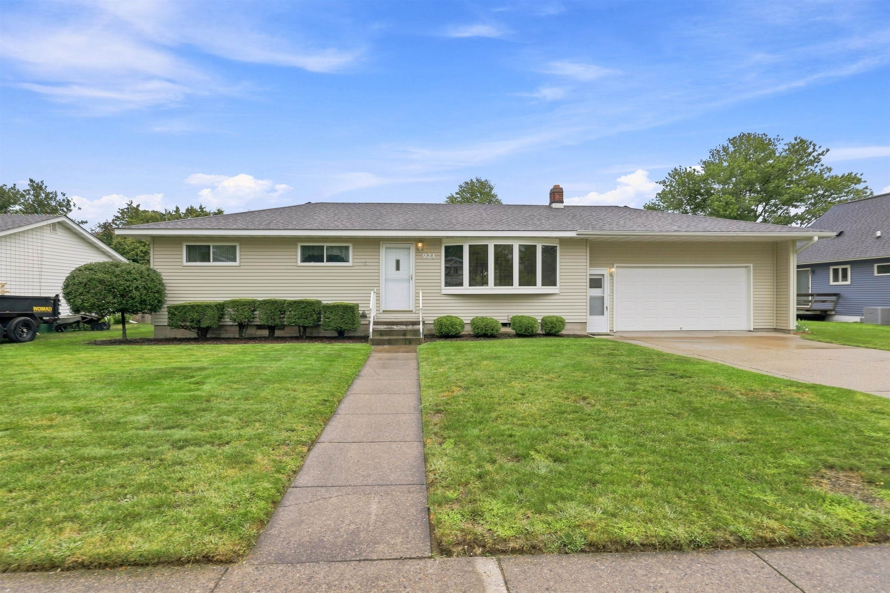 921 15TH STREET SOUTH, Wisconsin Rapids, Wisconsin 54494, 3 Bedrooms Bedrooms, ,1 BathroomBathrooms,Residential,For Sale,921 15TH STREET SOUTH,22604438