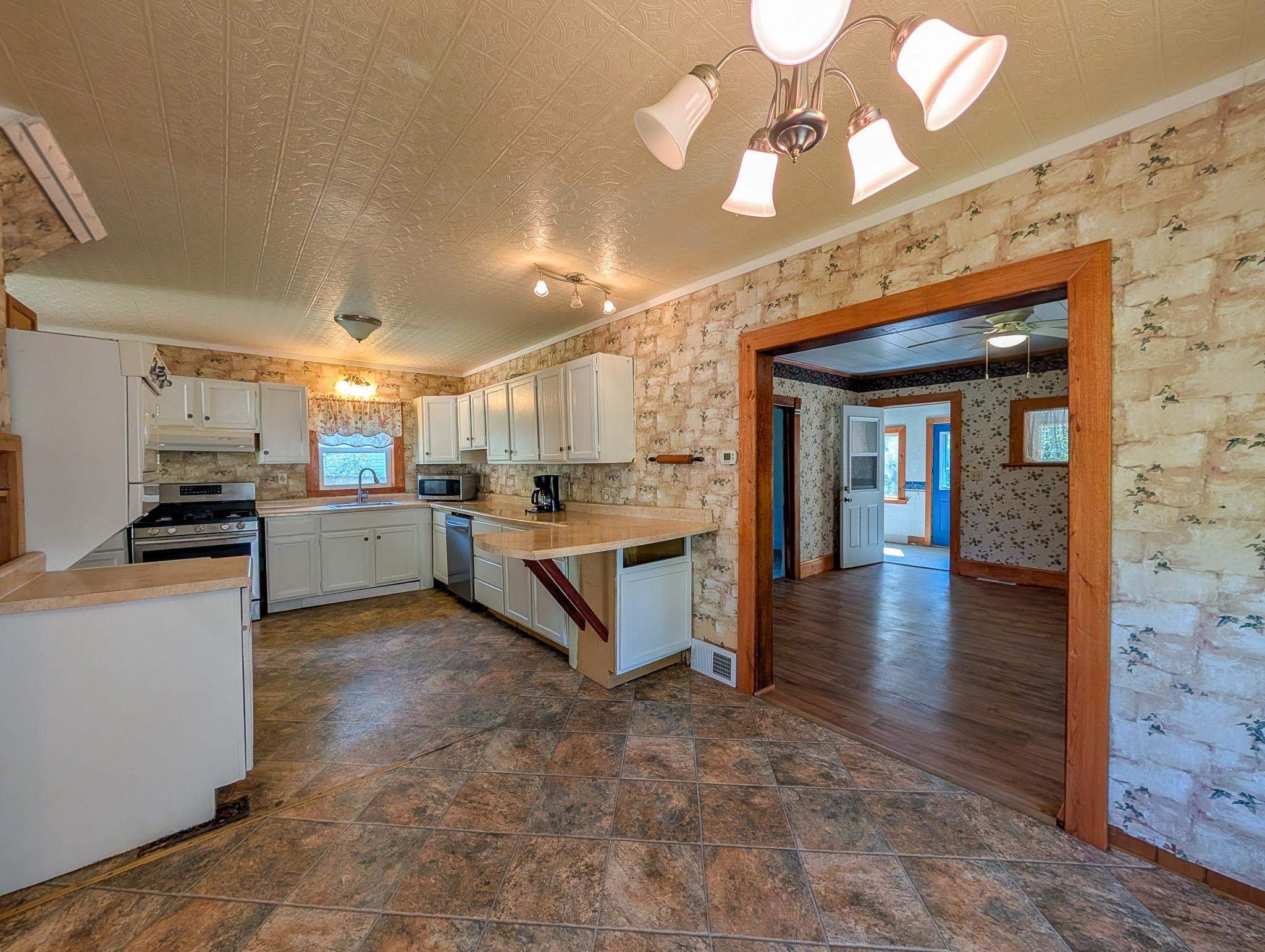 914 WEST STREET, Merrill, Wisconsin 54452, 3 Bedrooms Bedrooms, ,1 BathroomBathrooms,Residential,For Sale,914 WEST STREET,22604454