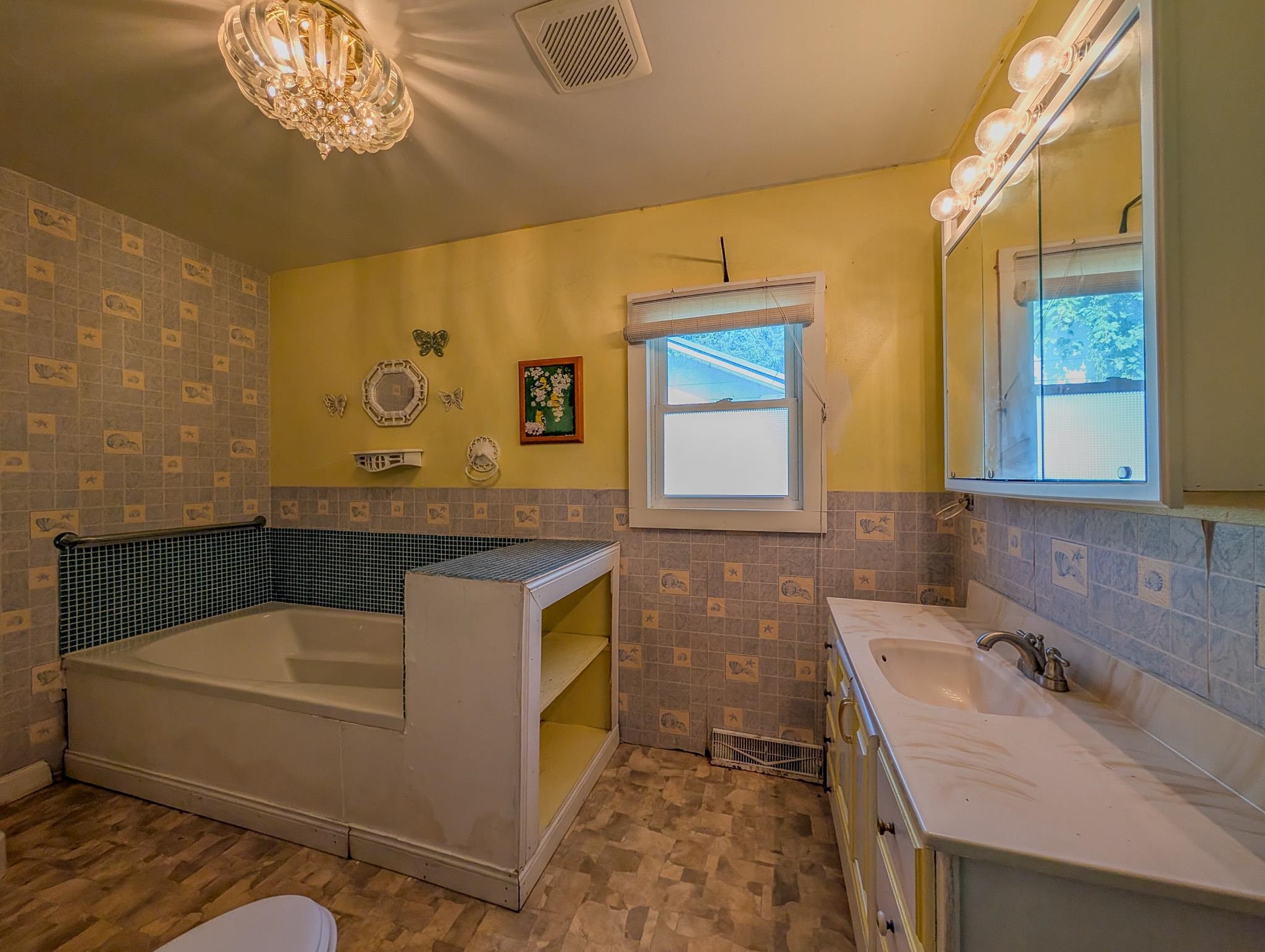 914 WEST STREET, Merrill, Wisconsin 54452, 3 Bedrooms Bedrooms, ,1 BathroomBathrooms,Residential,For Sale,914 WEST STREET,22604454