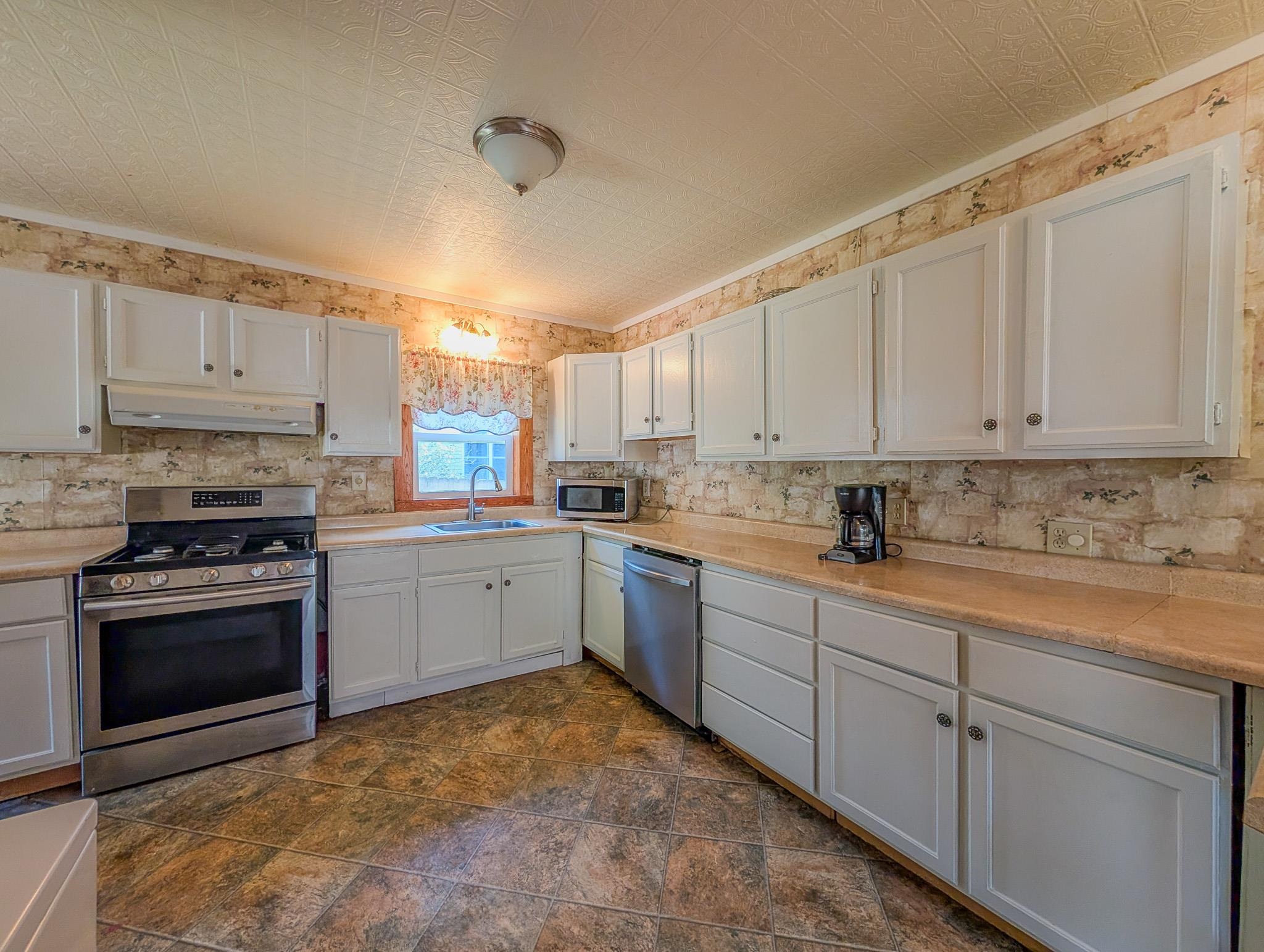 914 WEST STREET, Merrill, Wisconsin 54452, 3 Bedrooms Bedrooms, ,1 BathroomBathrooms,Residential,For Sale,914 WEST STREET,22604454