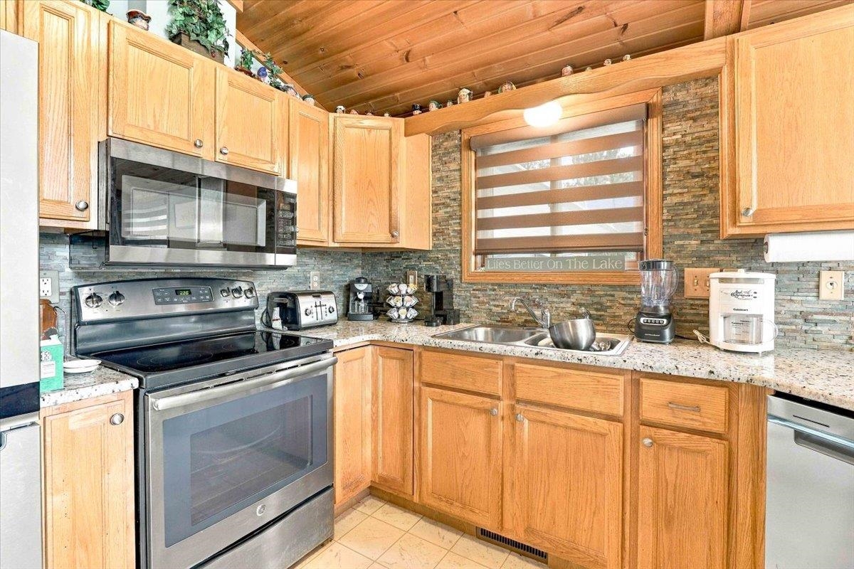 1314 ARROWHEAD TRAIL, Nekoosa, Wisconsin 54457, 4 Bedrooms Bedrooms, ,3 BathroomsBathrooms,Residential,For Sale,1314 ARROWHEAD TRAIL,22604458