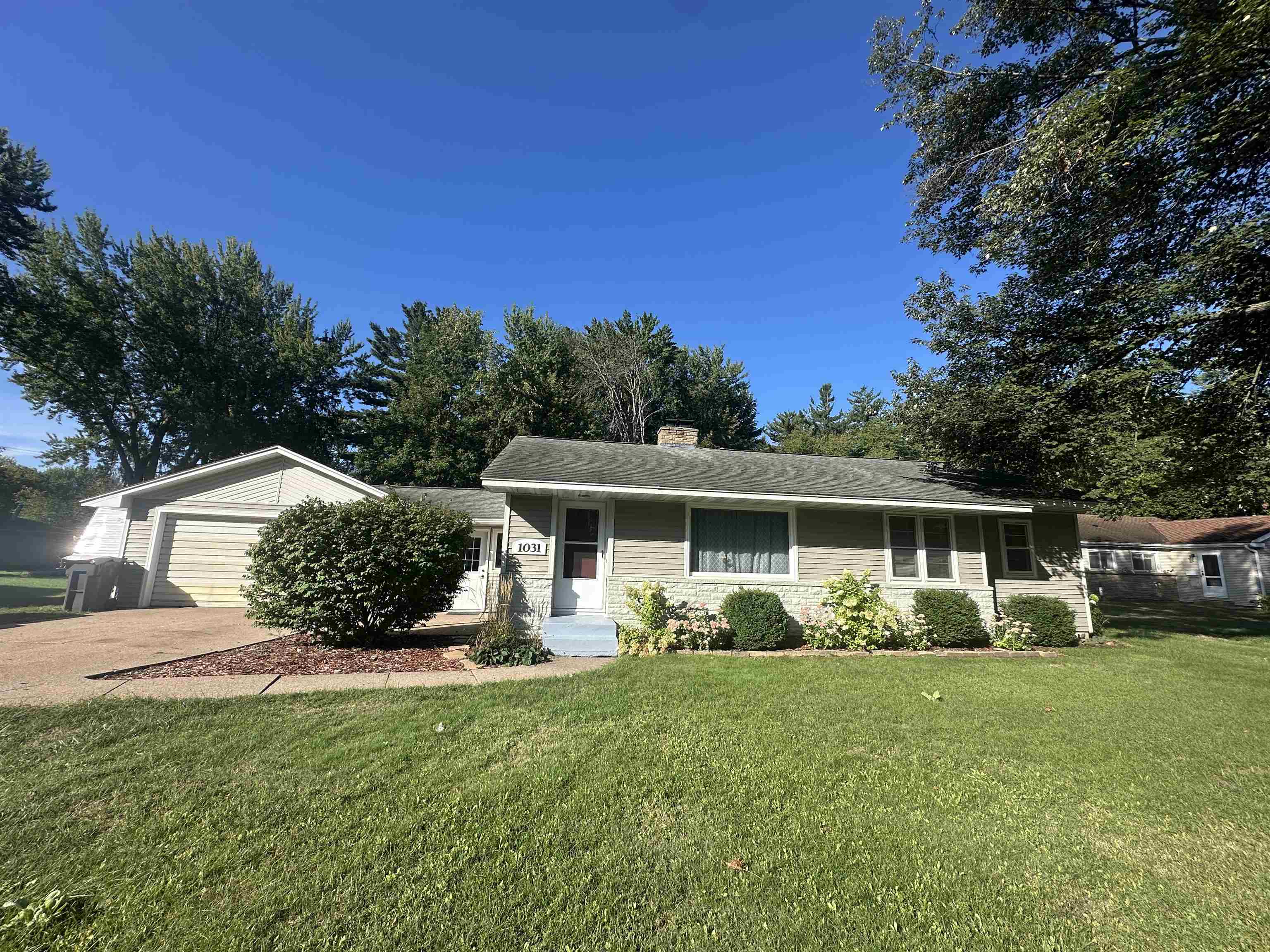1031 WISCONSIN RIVER DRIVE, Port Edwards, Wisconsin 54469, 3 Bedrooms Bedrooms, ,2 BathroomsBathrooms,Residential,For Sale,1031 WISCONSIN RIVER DRIVE,22604468