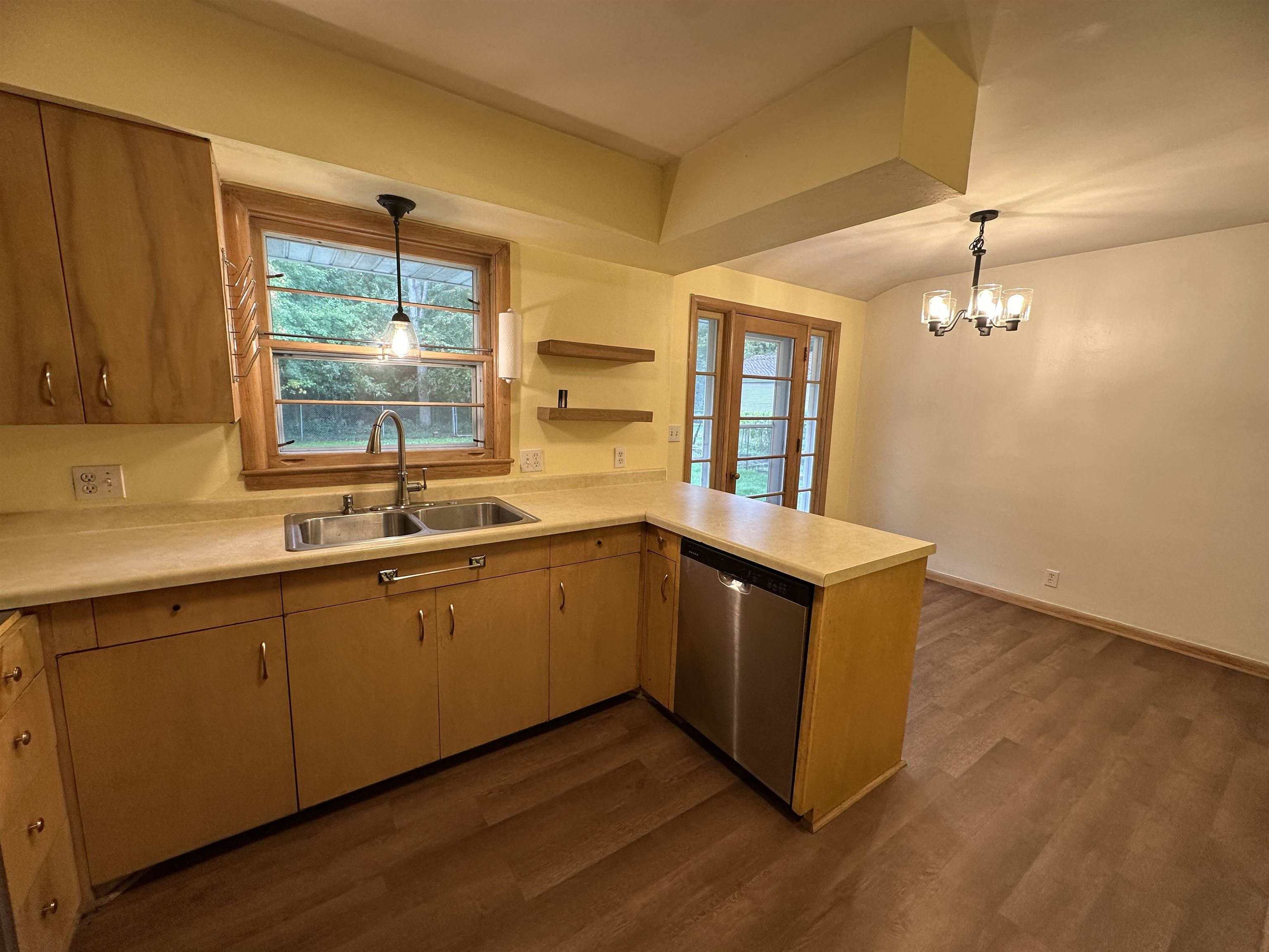 1031 WISCONSIN RIVER DRIVE, Port Edwards, Wisconsin 54469, 3 Bedrooms Bedrooms, ,2 BathroomsBathrooms,Residential,For Sale,1031 WISCONSIN RIVER DRIVE,22604468