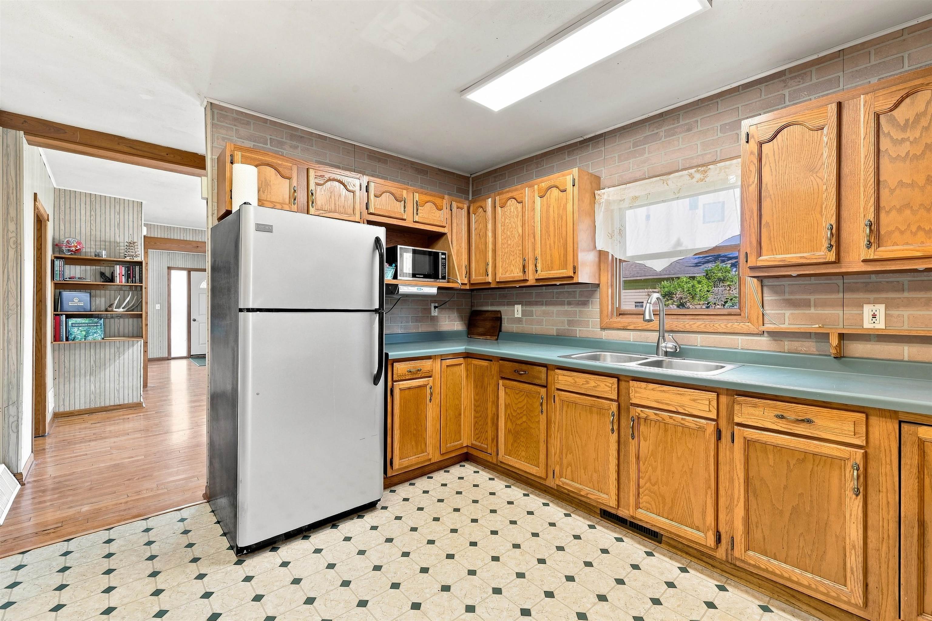 533 BLISS AVENUE, Stevens Point, Wisconsin 54481, 3 Bedrooms Bedrooms, ,1 BathroomBathrooms,Residential,For Sale,533 BLISS AVENUE,22604469