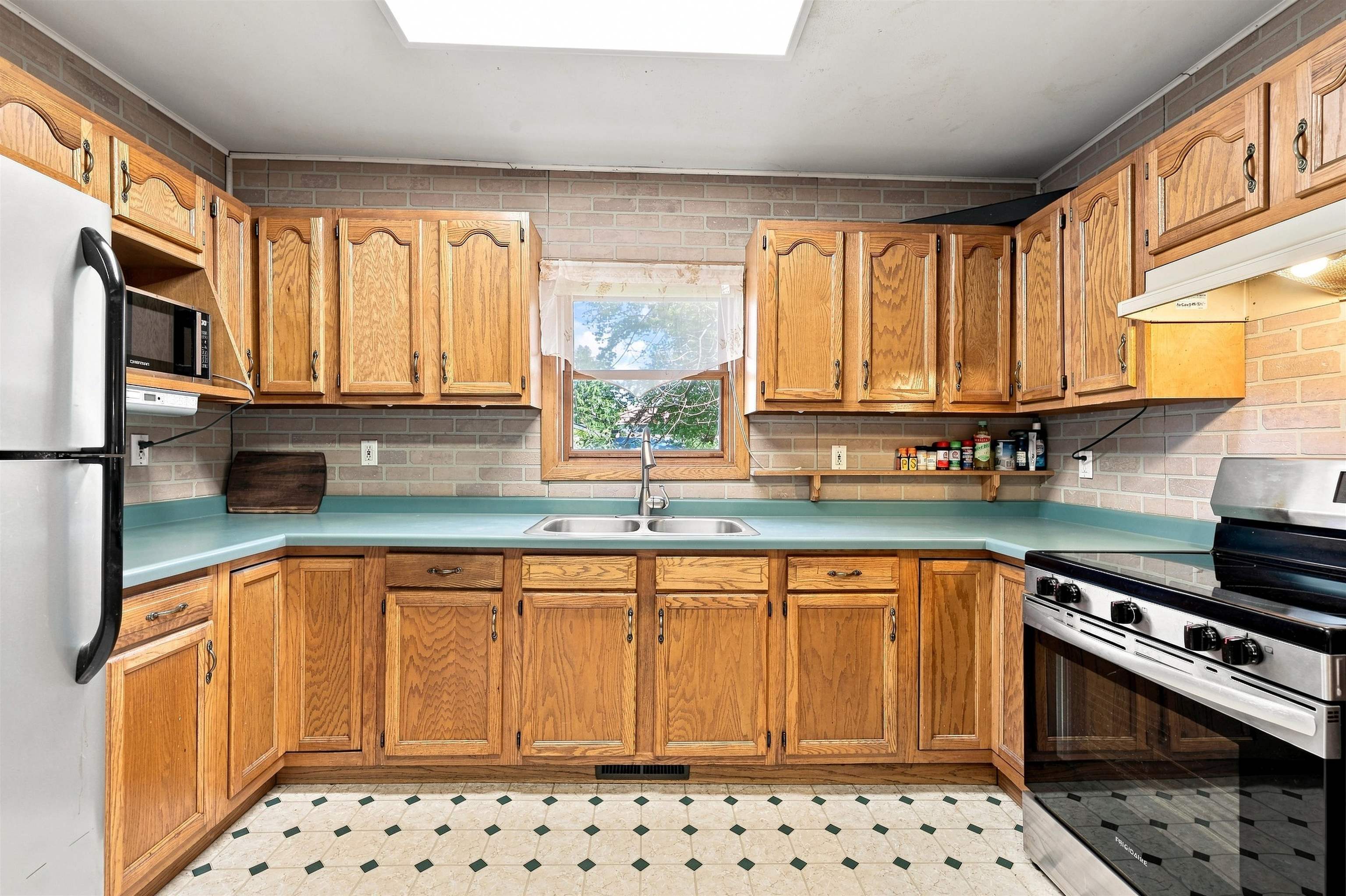 533 BLISS AVENUE, Stevens Point, Wisconsin 54481, 3 Bedrooms Bedrooms, ,1 BathroomBathrooms,Residential,For Sale,533 BLISS AVENUE,22604469