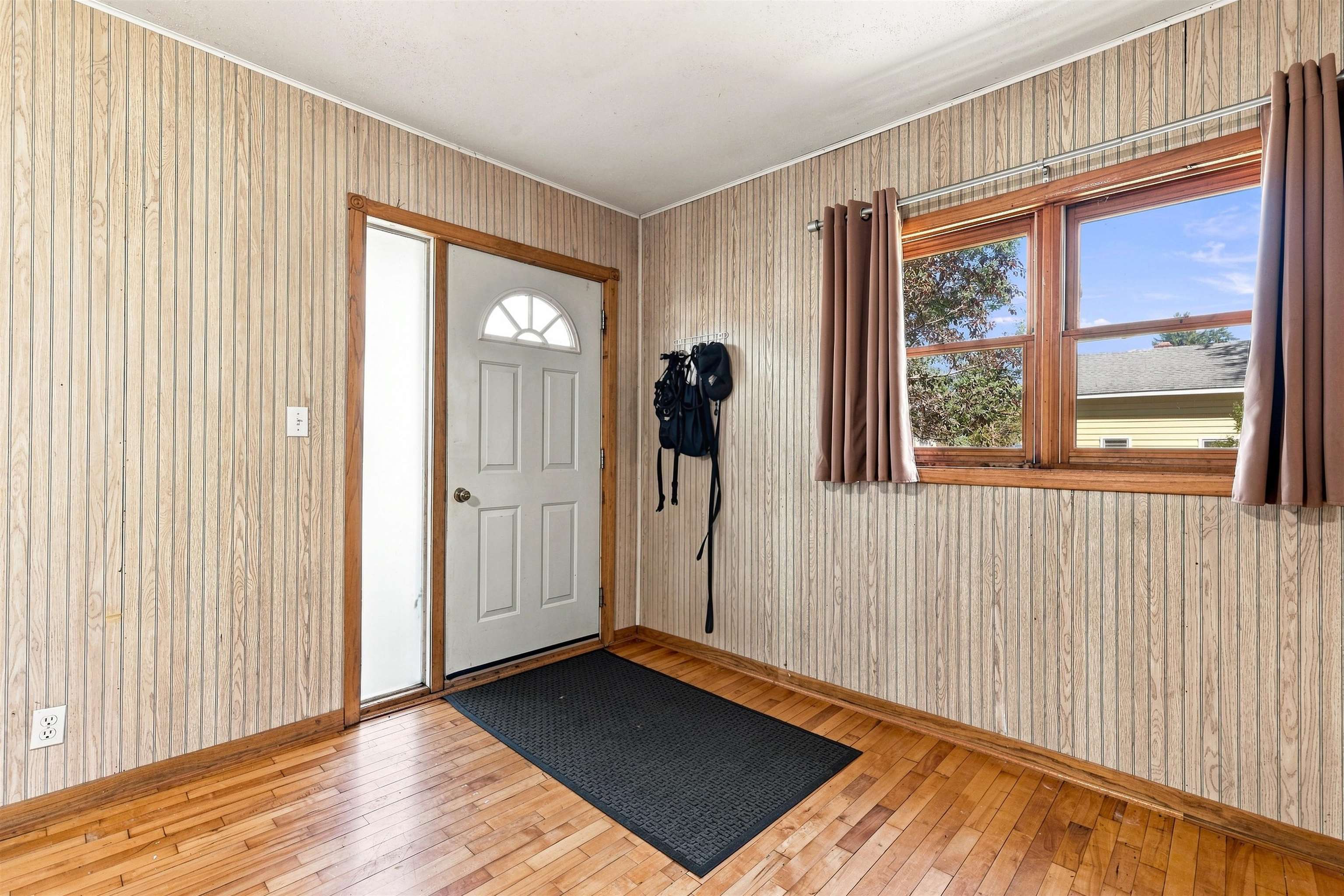 533 BLISS AVENUE, Stevens Point, Wisconsin 54481, 3 Bedrooms Bedrooms, ,1 BathroomBathrooms,Residential,For Sale,533 BLISS AVENUE,22604469