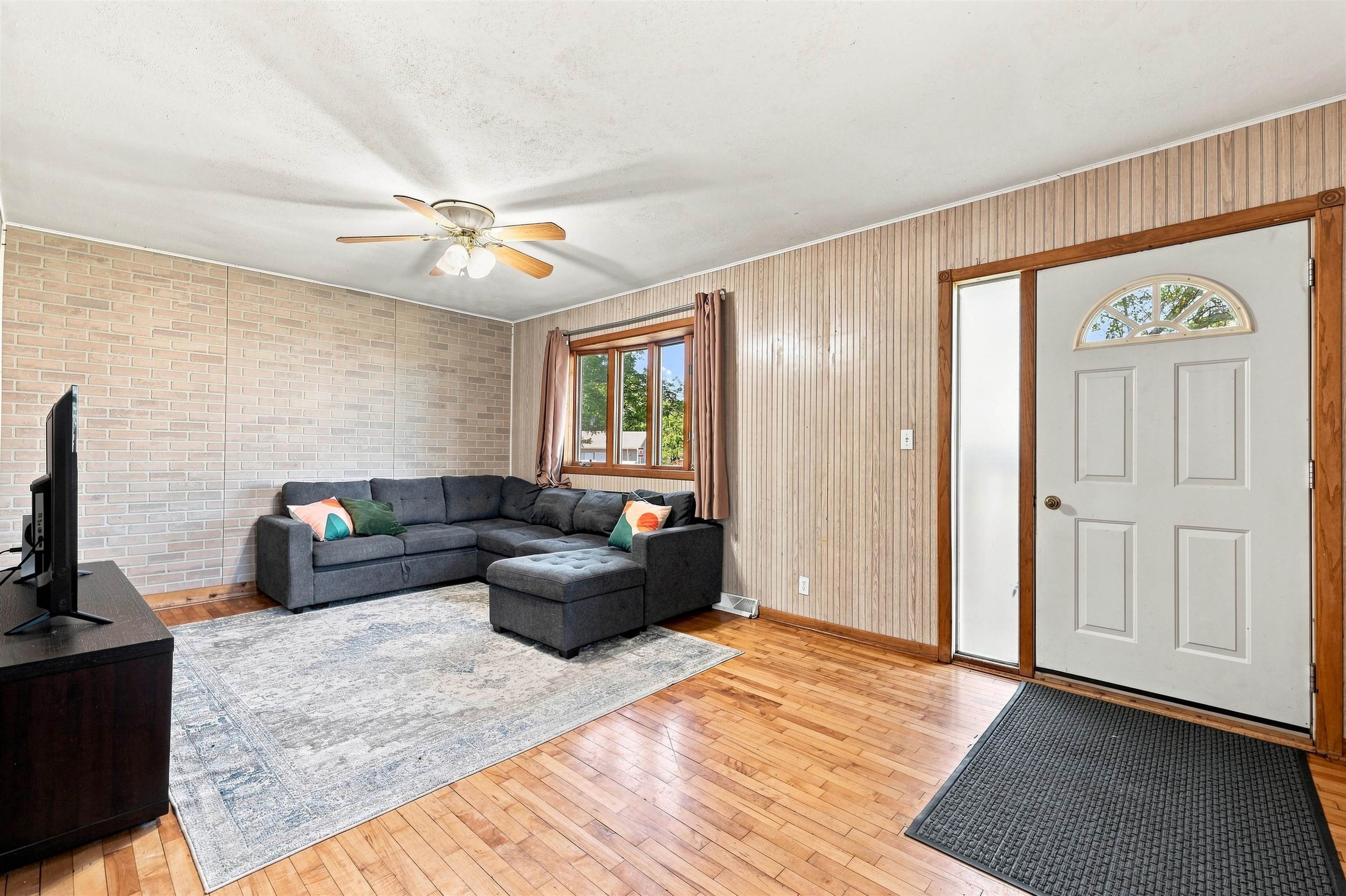 533 BLISS AVENUE, Stevens Point, Wisconsin 54481, 3 Bedrooms Bedrooms, ,1 BathroomBathrooms,Residential,For Sale,533 BLISS AVENUE,22604469