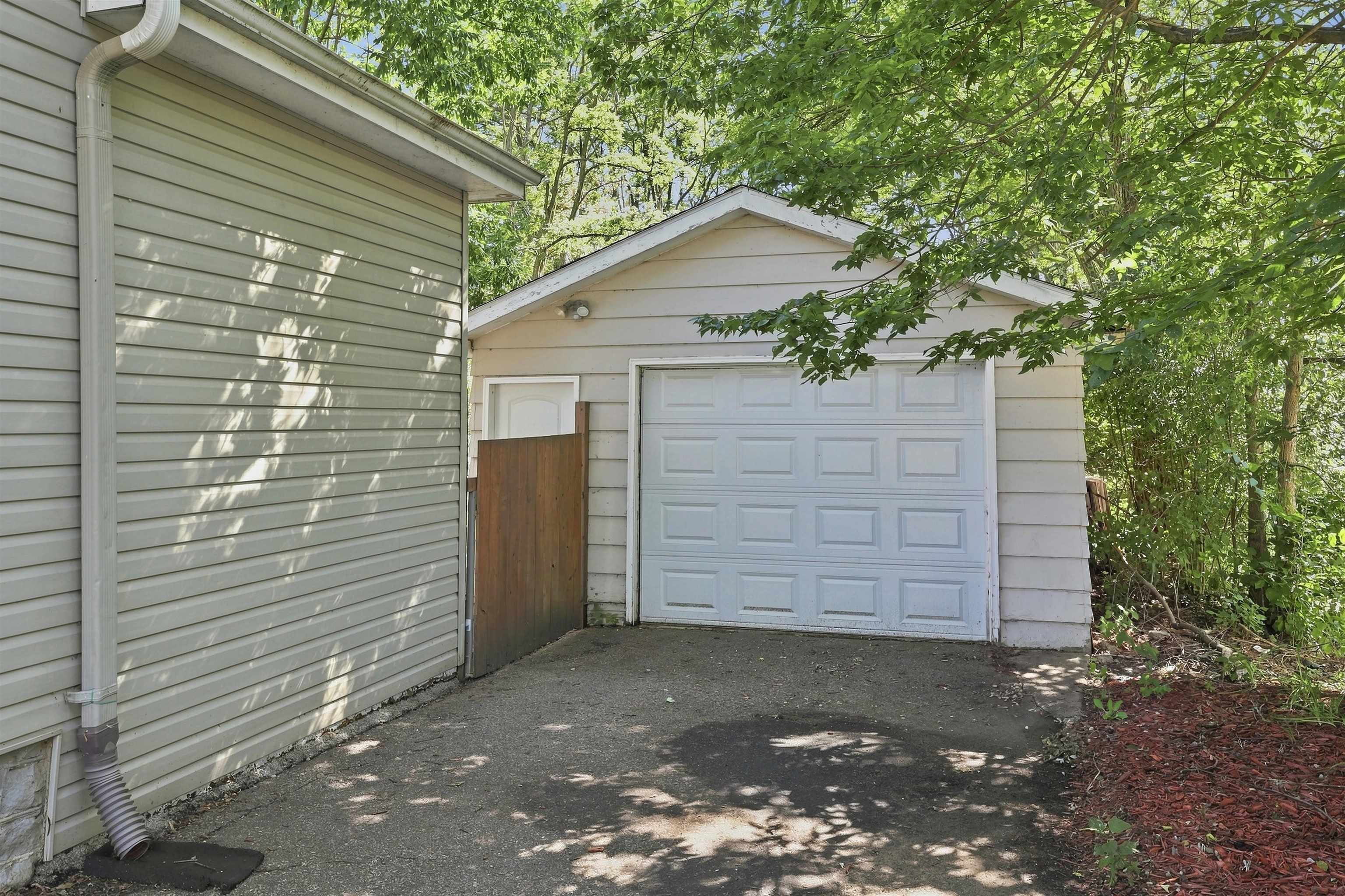 533 BLISS AVENUE, Stevens Point, Wisconsin 54481, 3 Bedrooms Bedrooms, ,1 BathroomBathrooms,Residential,For Sale,533 BLISS AVENUE,22604469