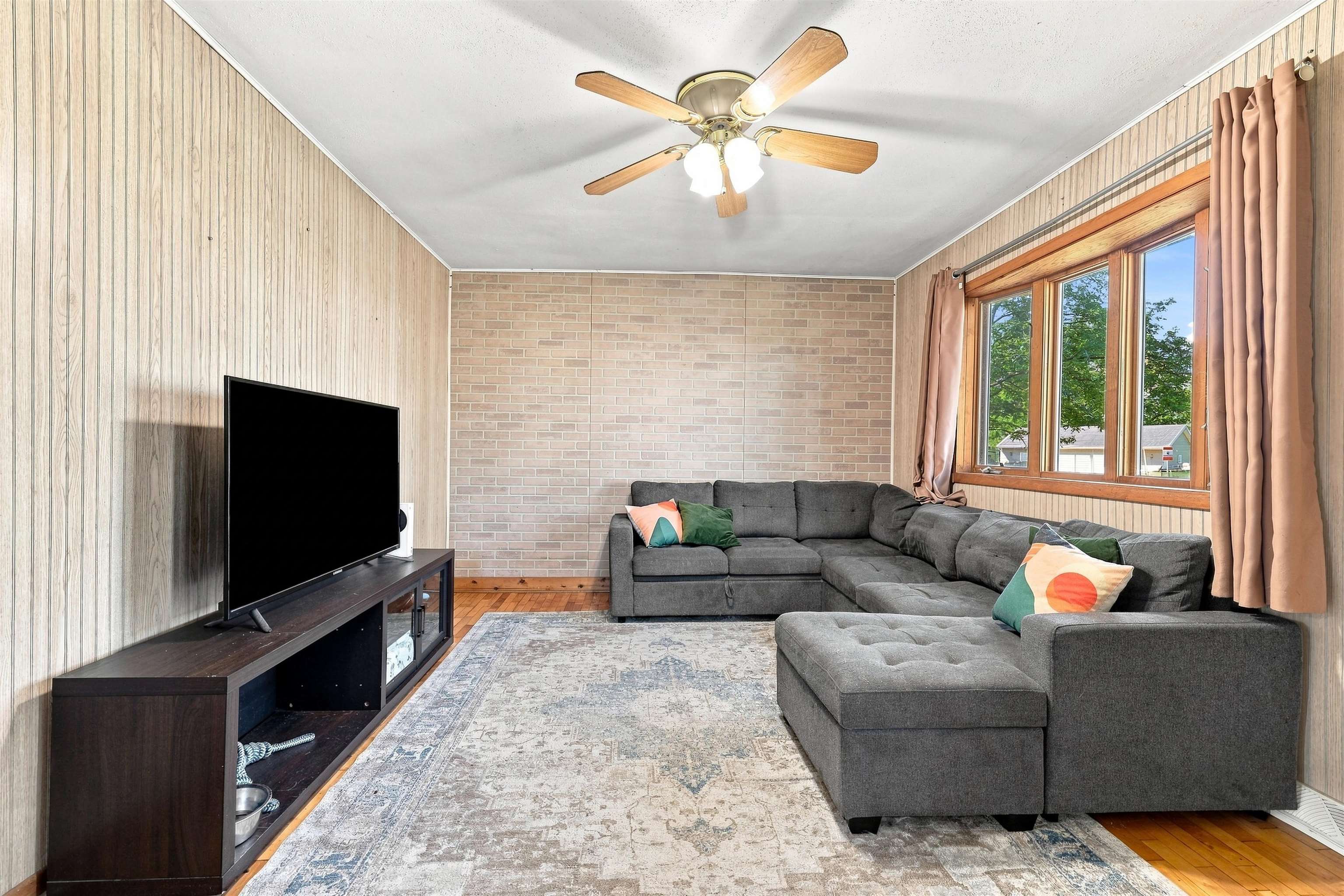 533 BLISS AVENUE, Stevens Point, Wisconsin 54481, 3 Bedrooms Bedrooms, ,1 BathroomBathrooms,Residential,For Sale,533 BLISS AVENUE,22604469