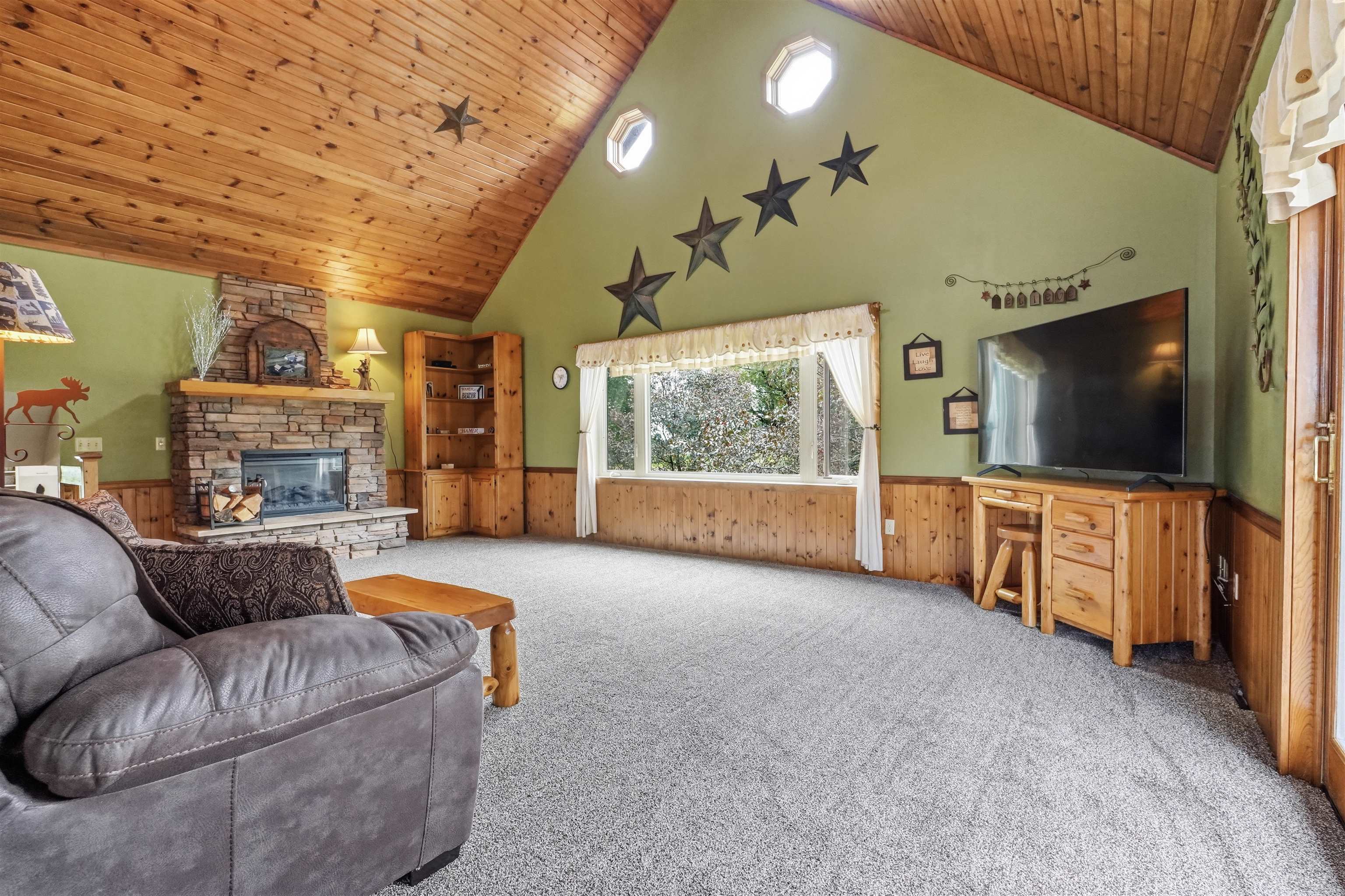 W6074 MULBERRY LANE, Medford, Wisconsin 54451, 3 Bedrooms Bedrooms, ,2 BathroomsBathrooms,Residential,For Sale,W6074 MULBERRY LANE,22604471