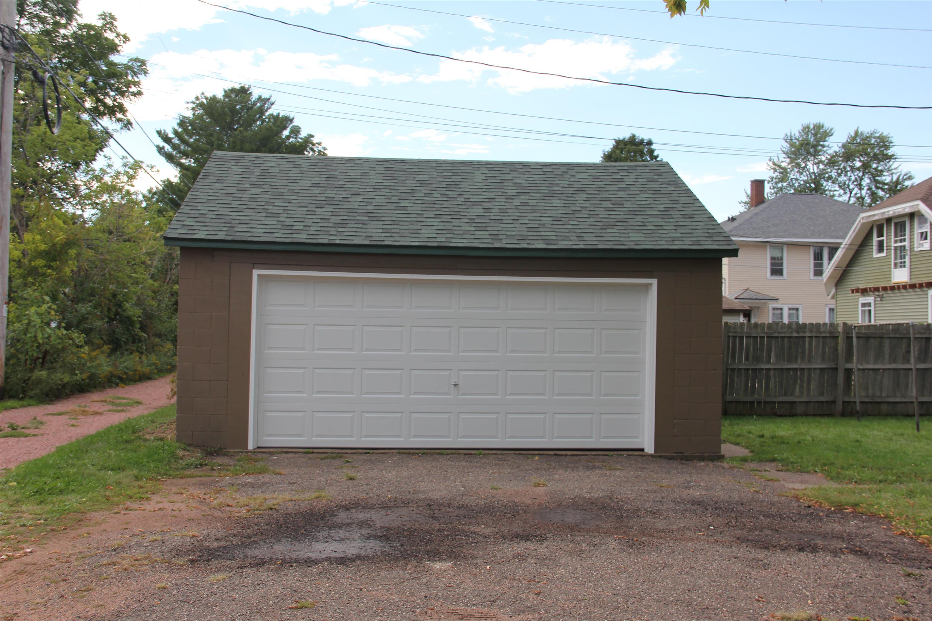 833 & 833-1/2 HENRIETTA STREET, Wausau, Wisconsin 54403, 2 Bedrooms Bedrooms, 5 Rooms Rooms,1 BathroomBathrooms,Multi-family,For Sale,833 & 833-1/2 HENRIETTA STREET,22604487