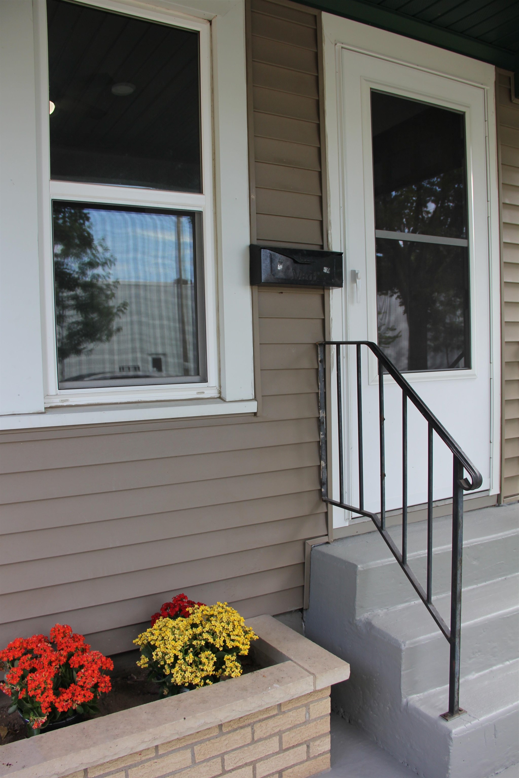 833 & 833-1/2 HENRIETTA STREET, Wausau, Wisconsin 54403, 2 Bedrooms Bedrooms, 5 Rooms Rooms,1 BathroomBathrooms,Multi-family,For Sale,833 & 833-1/2 HENRIETTA STREET,22604487