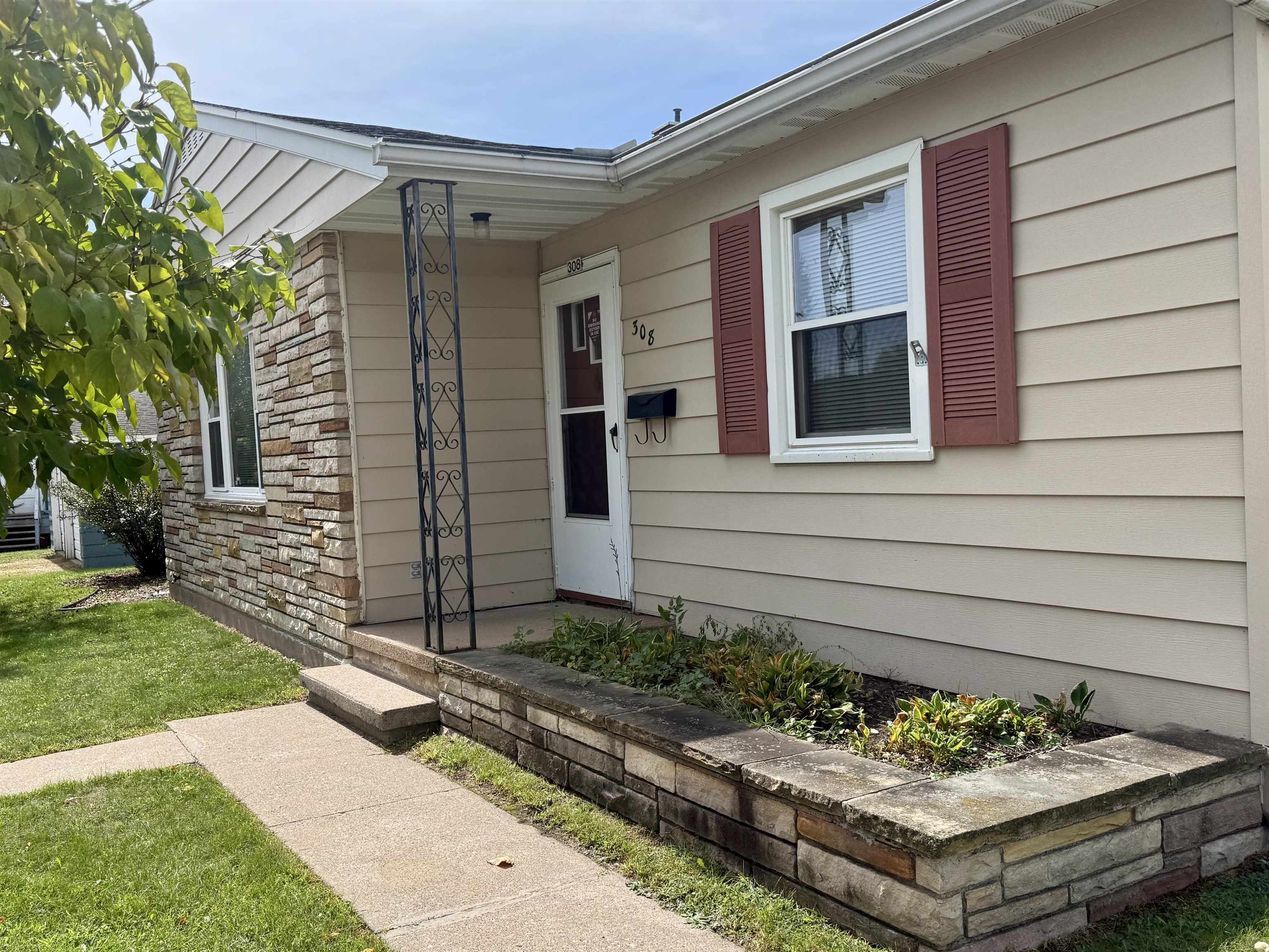 308 S SALES STREET, Merrill, Wisconsin 54452, 3 Bedrooms Bedrooms, ,2 BathroomsBathrooms,Residential,For Sale,308 S SALES STREET,22604495