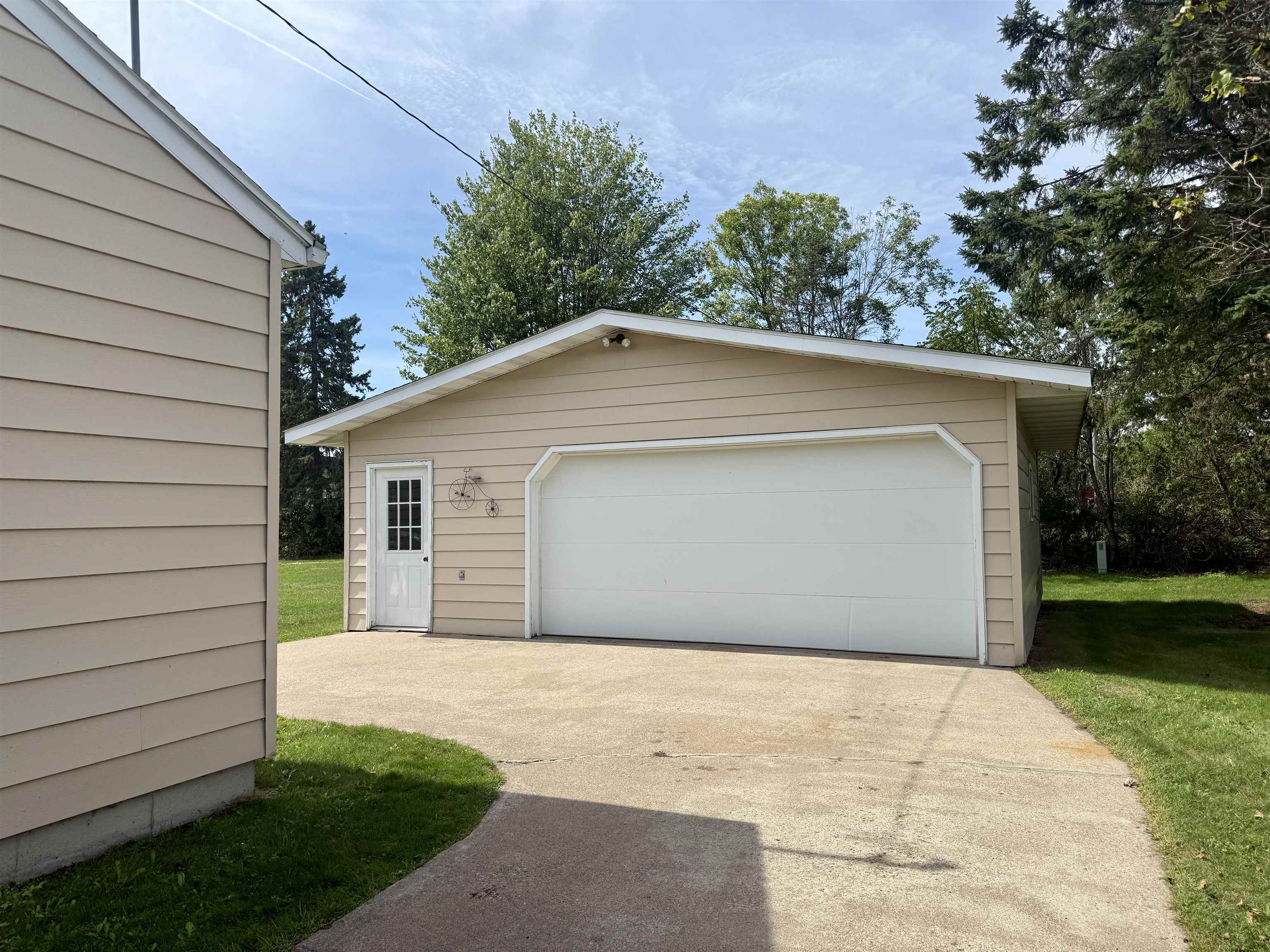 308 S SALES STREET, Merrill, Wisconsin 54452, 3 Bedrooms Bedrooms, ,2 BathroomsBathrooms,Residential,For Sale,308 S SALES STREET,22604495