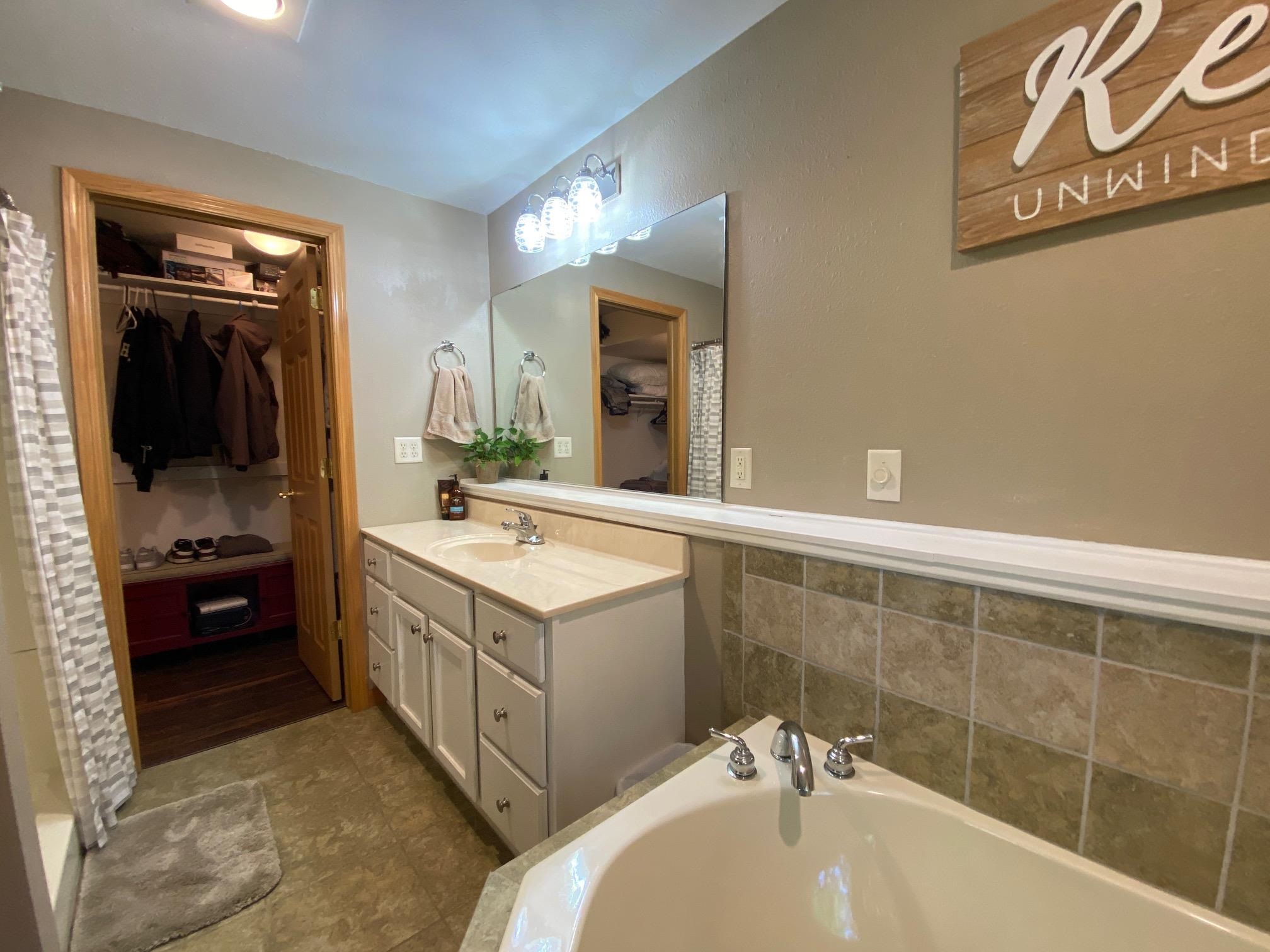 3010 PENDLETON PLACE, Plover, Wisconsin 54467, 3 Bedrooms Bedrooms, ,2 BathroomsBathrooms,Residential,For Sale,3010 PENDLETON PLACE,22604504
