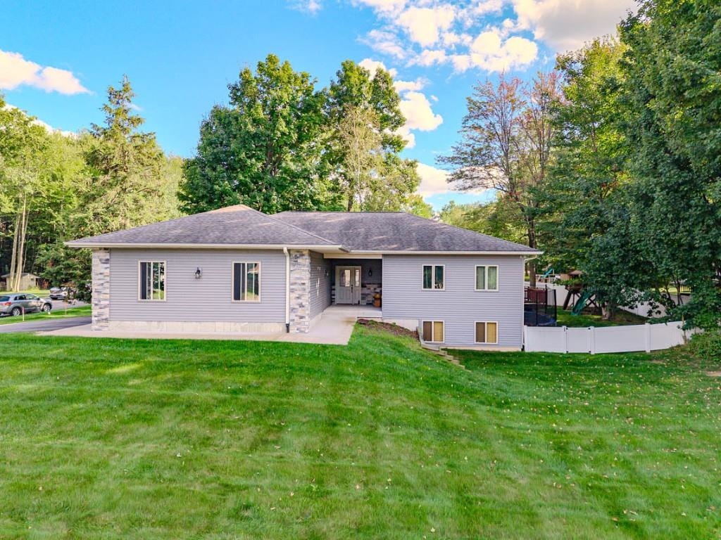 6402 DOMINIKA STREET, Weston, Wisconsin 54476, 4 Bedrooms Bedrooms, ,3 BathroomsBathrooms,Residential,For Sale,6402 DOMINIKA STREET,22604506