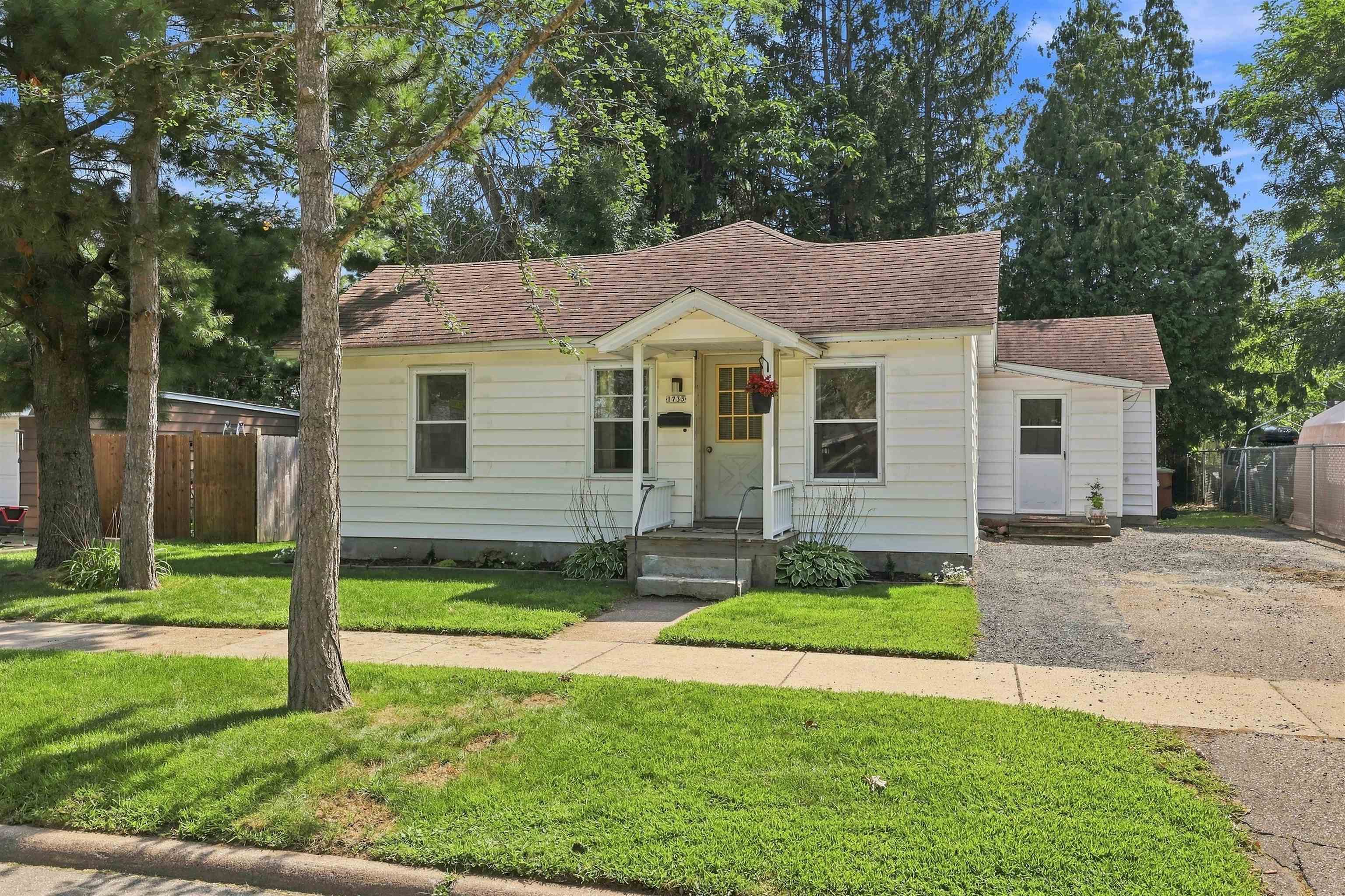 1733 OAK STREET, Stevens Point, Wisconsin 54481, 3 Bedrooms Bedrooms, ,1 BathroomBathrooms,Residential,For Sale,1733 OAK STREET,22604512
