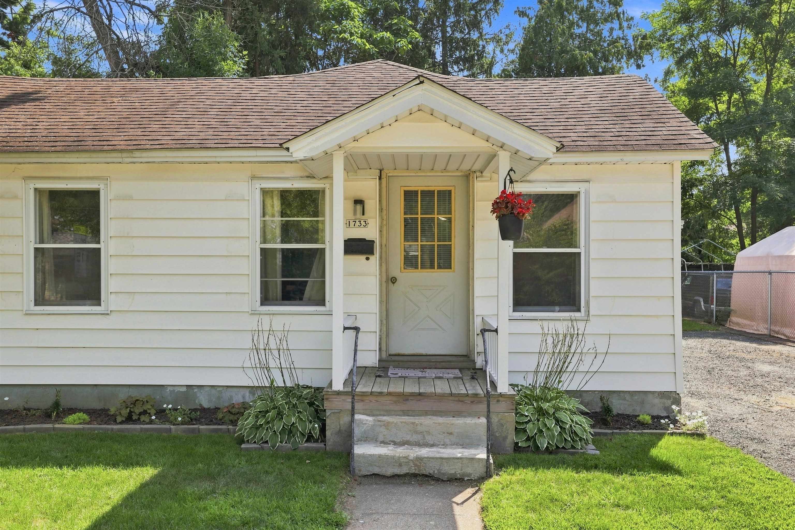 1733 OAK STREET, Stevens Point, Wisconsin 54481, 3 Bedrooms Bedrooms, ,1 BathroomBathrooms,Residential,For Sale,1733 OAK STREET,22604512