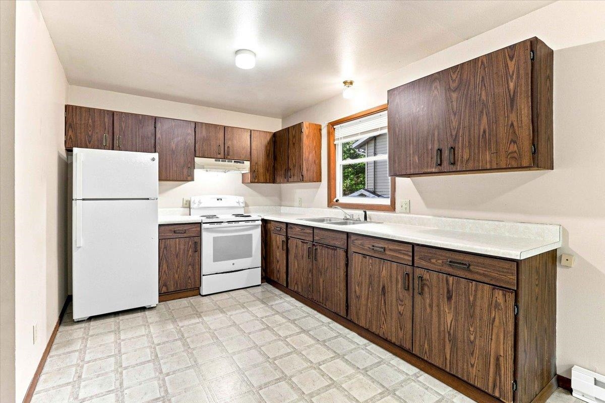 2460 2ND AVENUE SOUTH, Wisconsin Rapids, Wisconsin 54495, 2 Bedrooms Bedrooms, 5 Rooms Rooms,1.5 BathroomsBathrooms,Multi-family,For Sale,2460 2ND AVENUE SOUTH,22604514