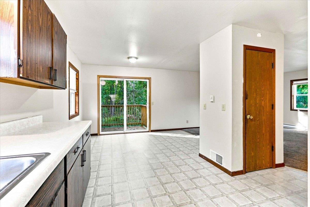 2460 2ND AVENUE SOUTH, Wisconsin Rapids, Wisconsin 54495, 2 Bedrooms Bedrooms, 5 Rooms Rooms,1.5 BathroomsBathrooms,Multi-family,For Sale,2460 2ND AVENUE SOUTH,22604514