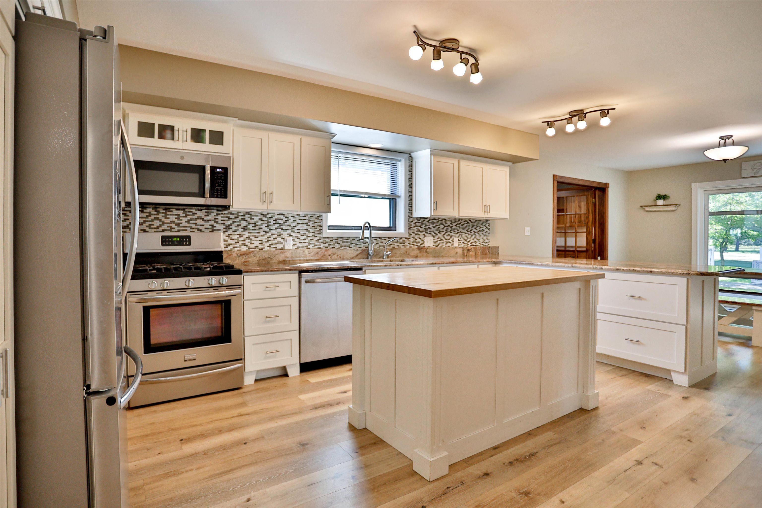 N2938 LOKEMOEN ROAD, Merrill, Wisconsin 54452, 5 Bedrooms Bedrooms, ,3 BathroomsBathrooms,Residential,For Sale,N2938 LOKEMOEN ROAD,22604515