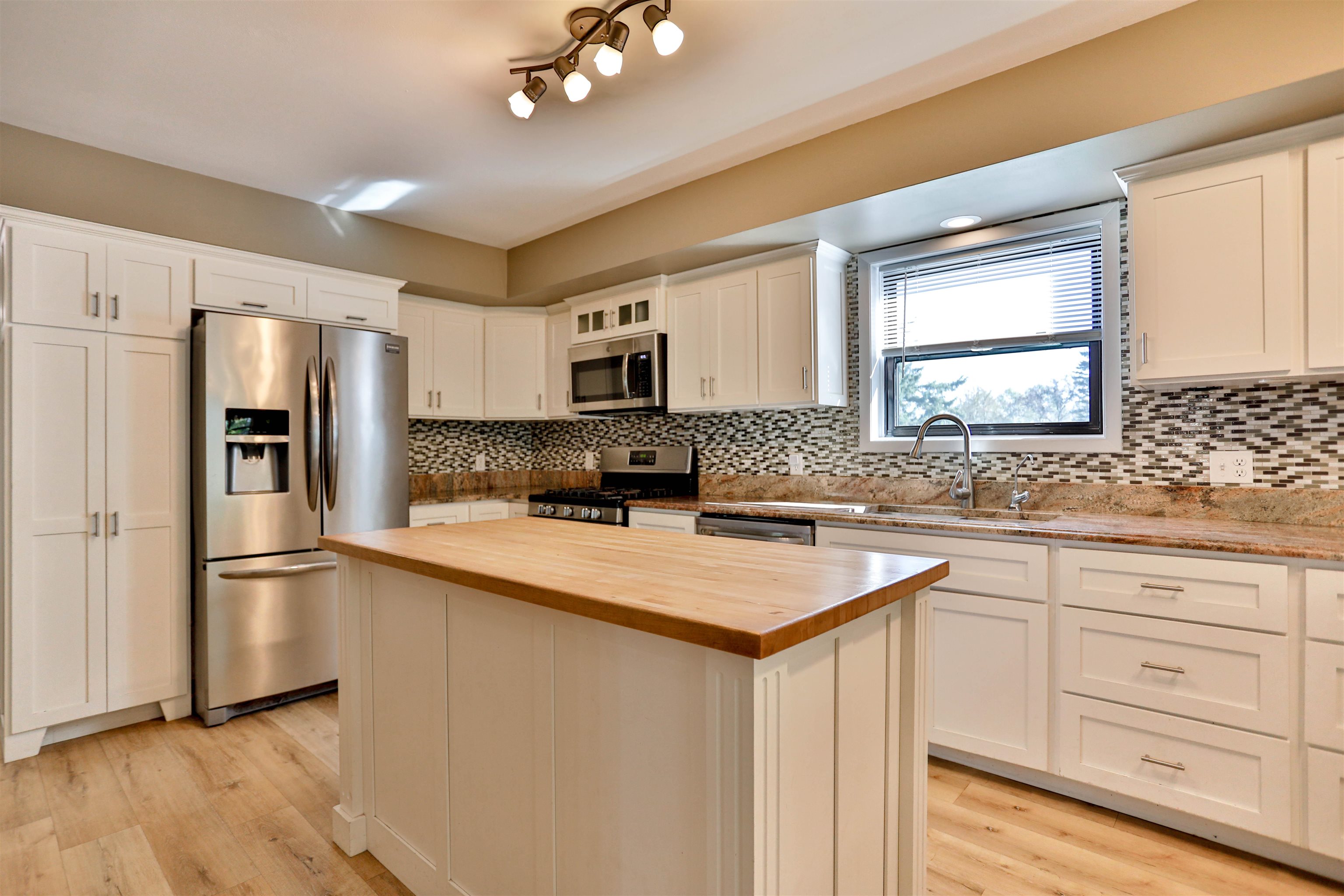 N2938 LOKEMOEN ROAD, Merrill, Wisconsin 54452, 5 Bedrooms Bedrooms, ,3 BathroomsBathrooms,Residential,For Sale,N2938 LOKEMOEN ROAD,22604515