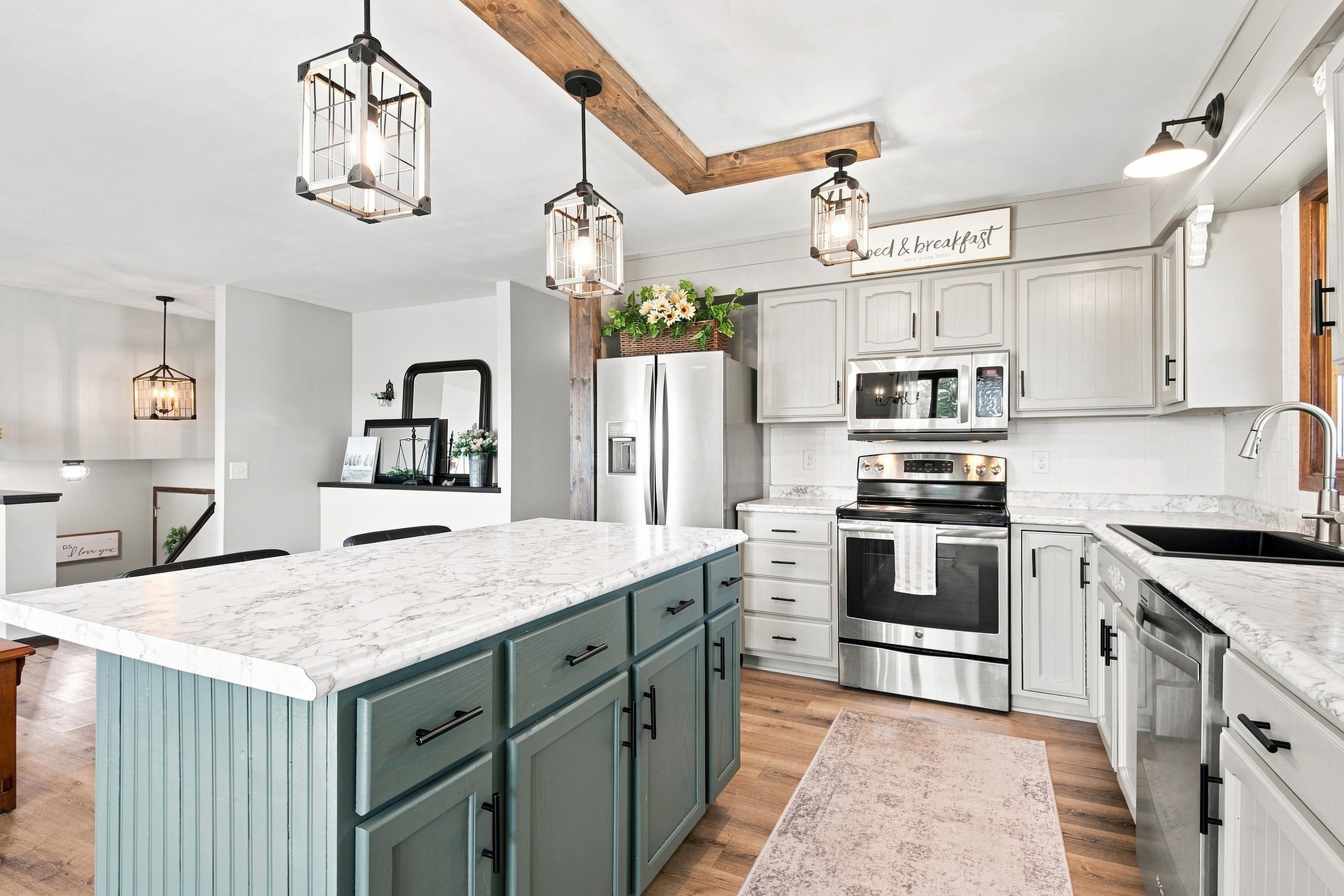 1601 S LINCOLN AVENUE, Marshfield, Wisconsin 54449, 4 Bedrooms Bedrooms, ,2 BathroomsBathrooms,Residential,For Sale,1601 S LINCOLN AVENUE,22604519