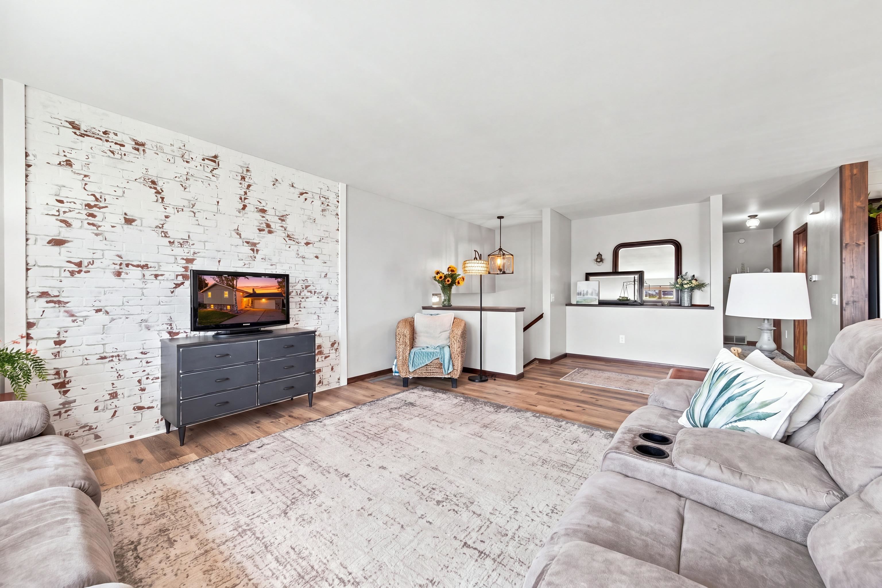 1601 S LINCOLN AVENUE, Marshfield, Wisconsin 54449, 4 Bedrooms Bedrooms, ,2 BathroomsBathrooms,Residential,For Sale,1601 S LINCOLN AVENUE,22604519