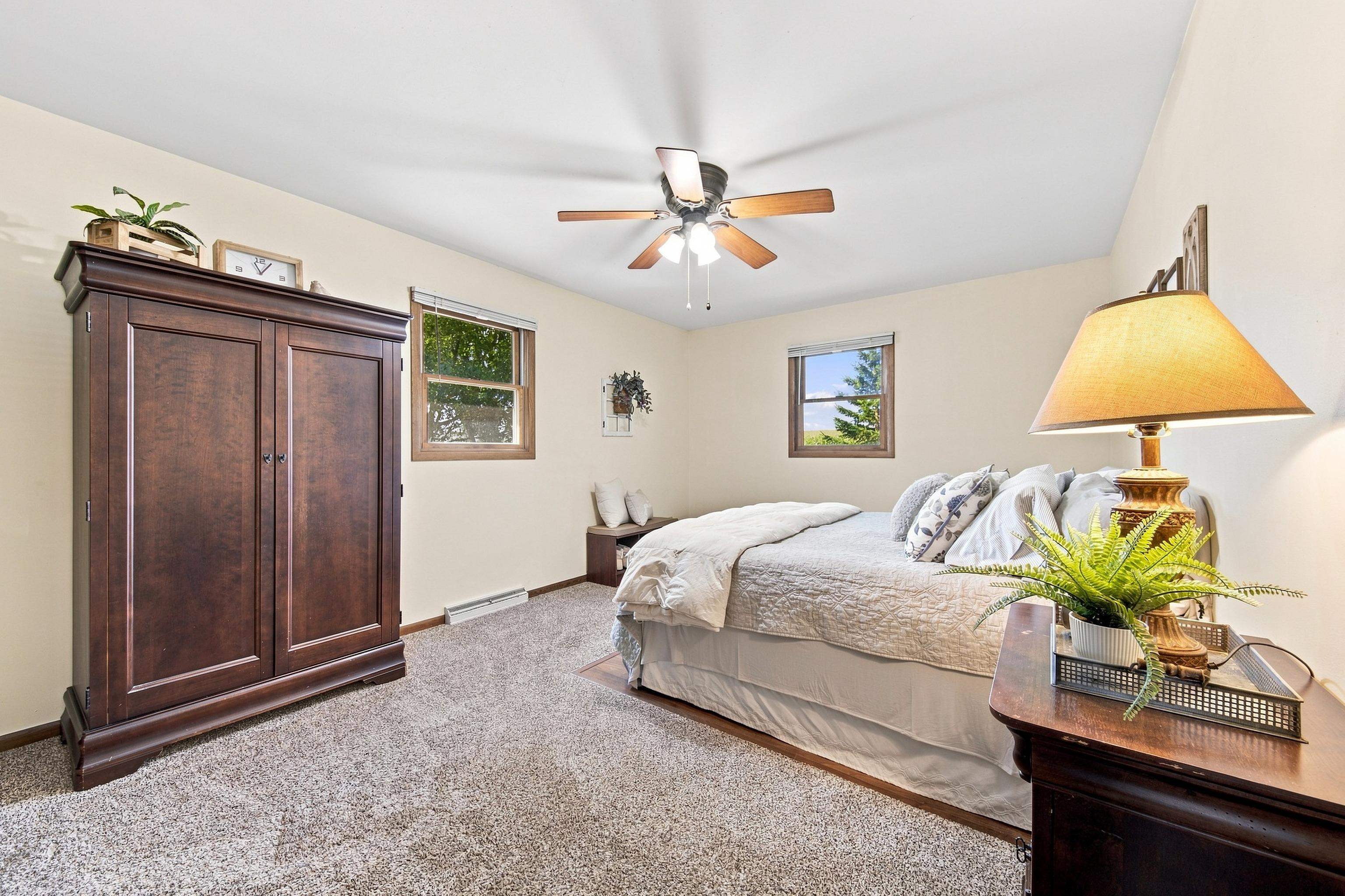1601 S LINCOLN AVENUE, Marshfield, Wisconsin 54449, 4 Bedrooms Bedrooms, ,2 BathroomsBathrooms,Residential,For Sale,1601 S LINCOLN AVENUE,22604519